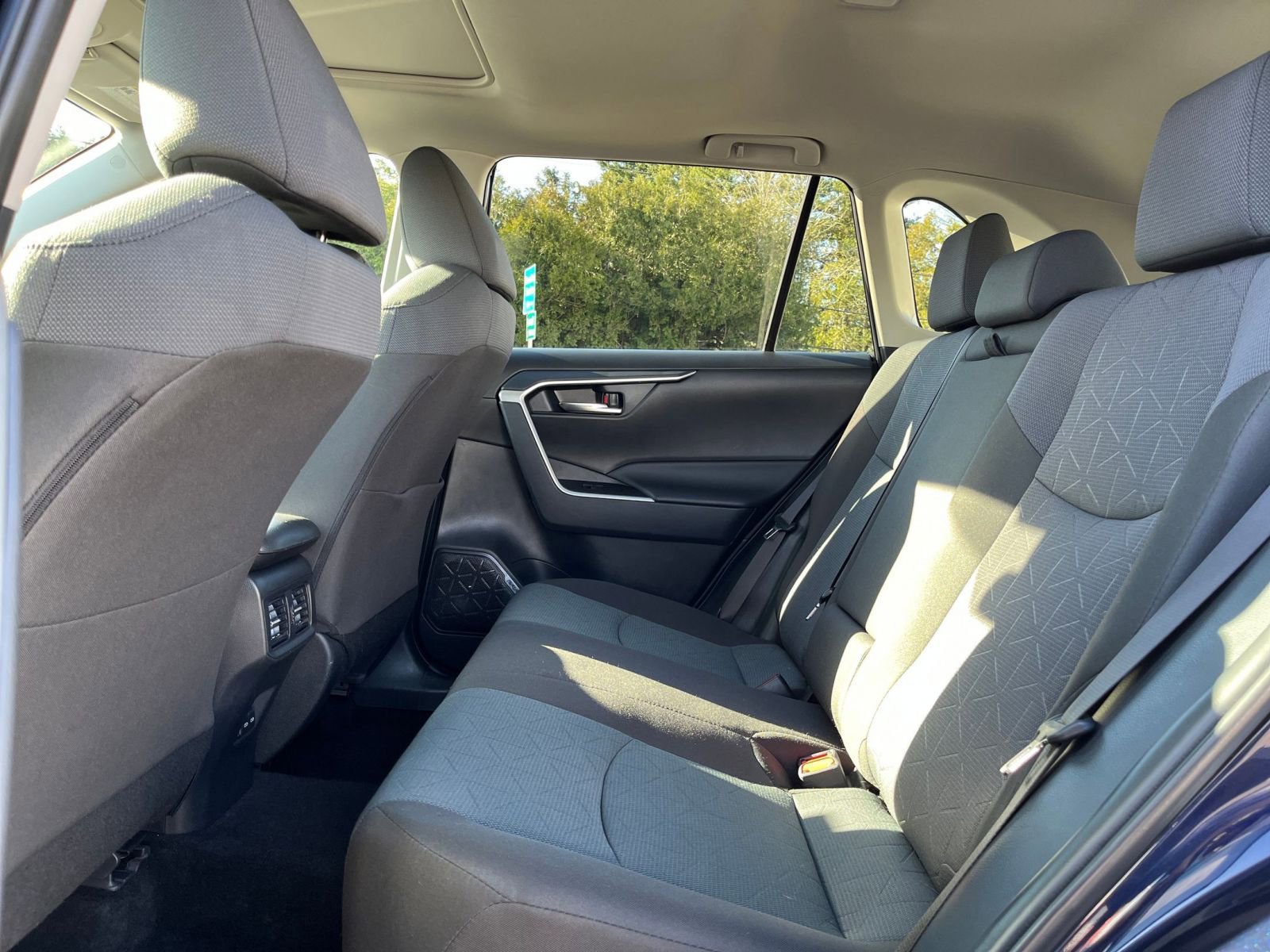 Thumbnail: 2025 Toyota RAV4 - 28