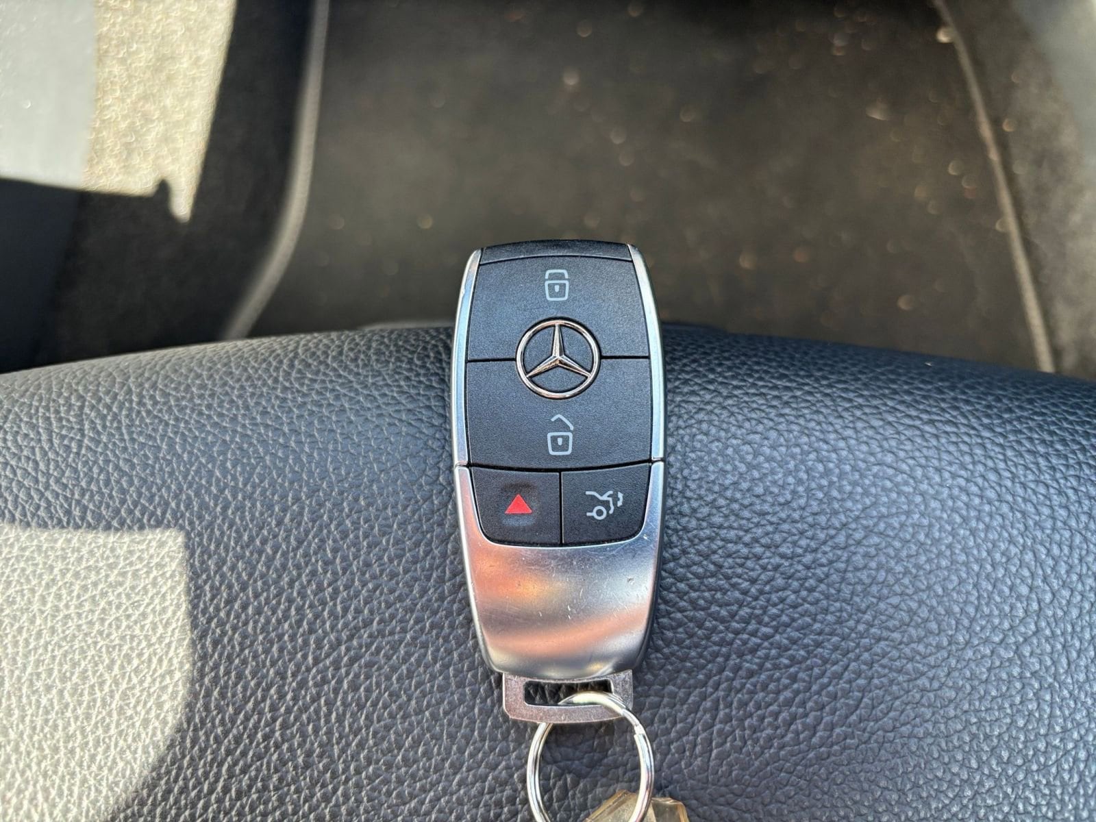 Thumbnail: 2025 Mercedes-Benz GLB - 22