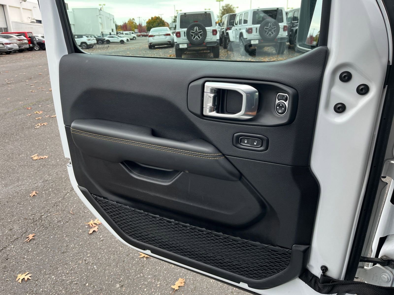 Thumbnail: 2025 Jeep Wrangler - 20