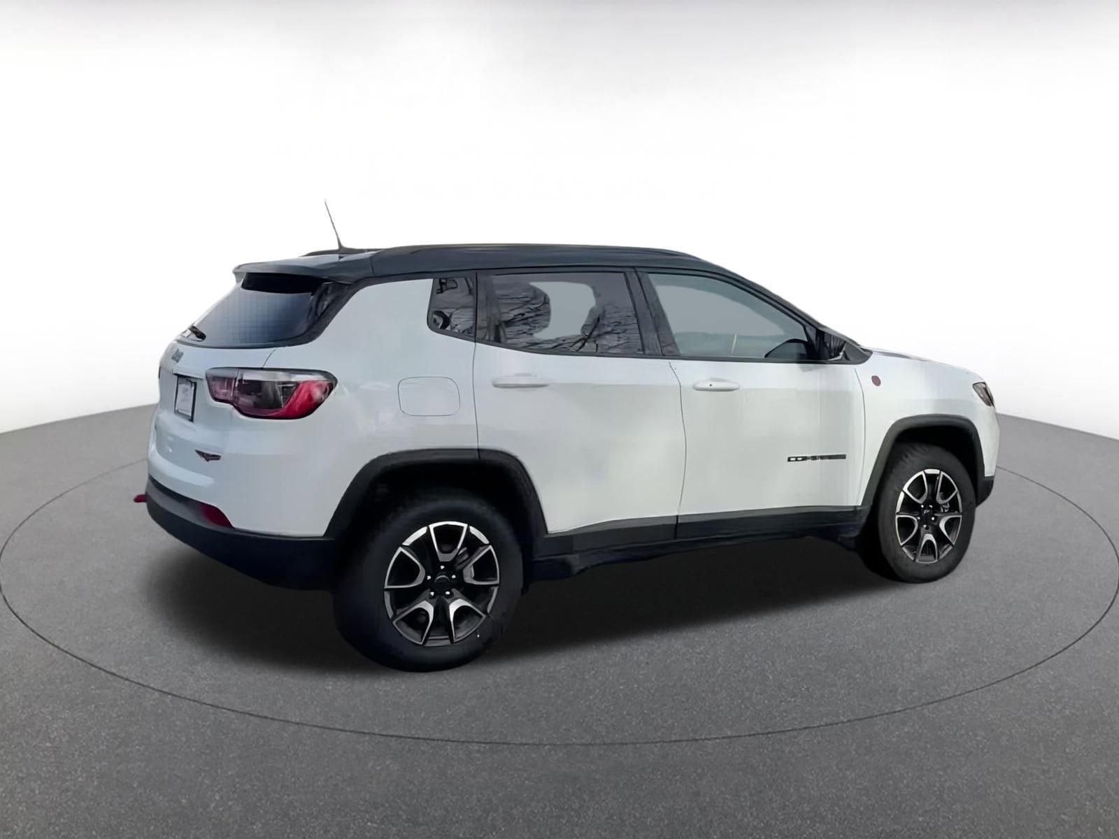 Thumbnail: 2025 Jeep Compass - 15