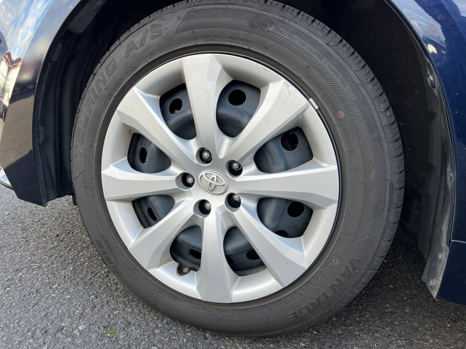 Thumbnail: 2025 Toyota Corolla - 28