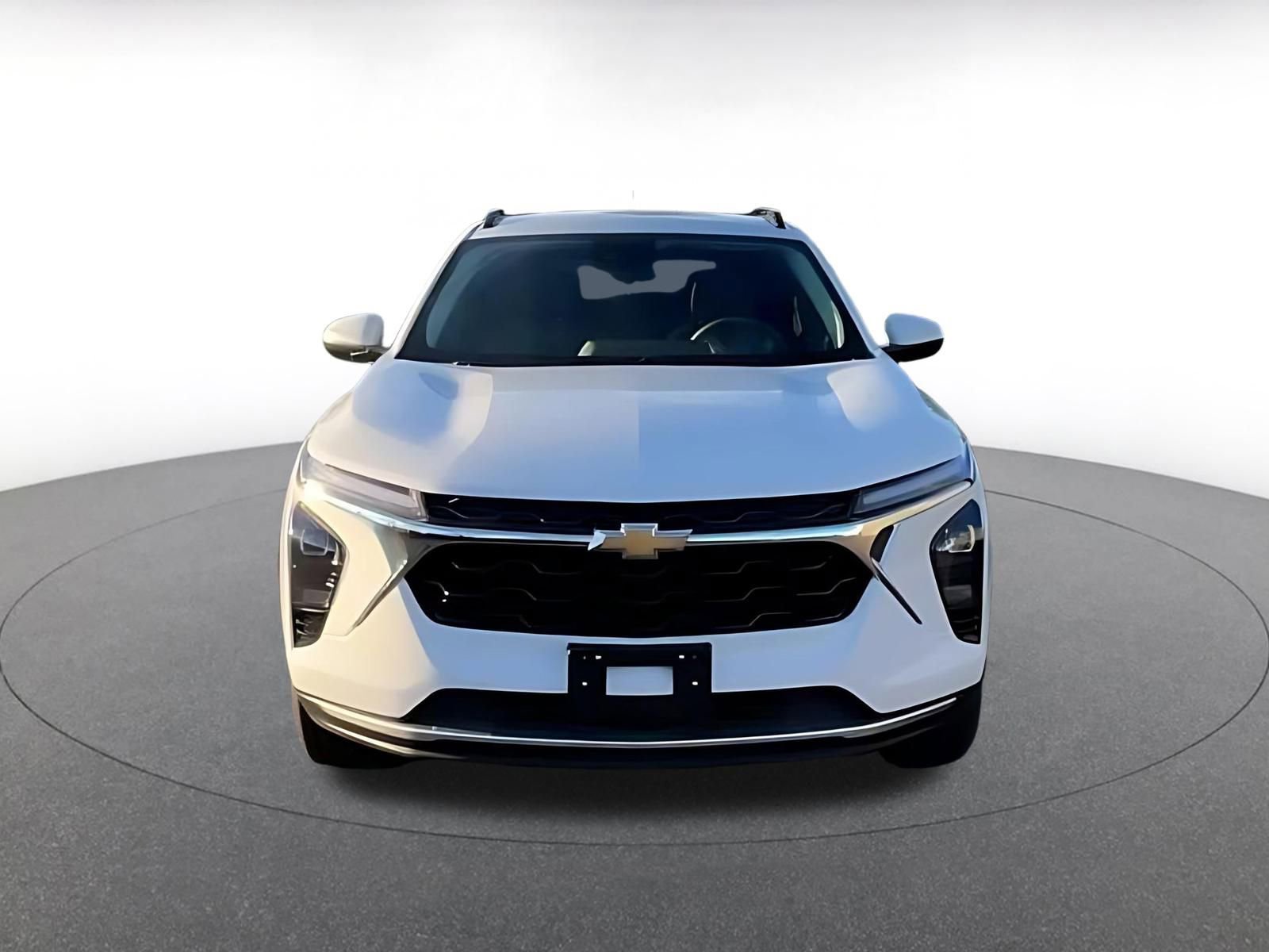 Thumbnail: 2025 Chevrolet Trax - 3