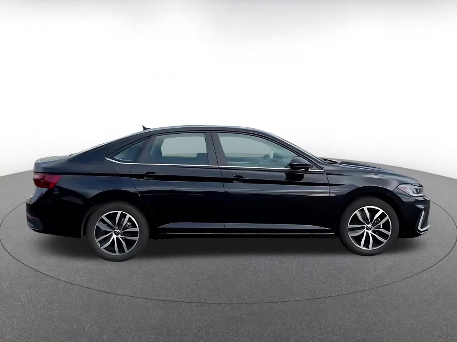 Thumbnail: 2025 Volkswagen Jetta - 15