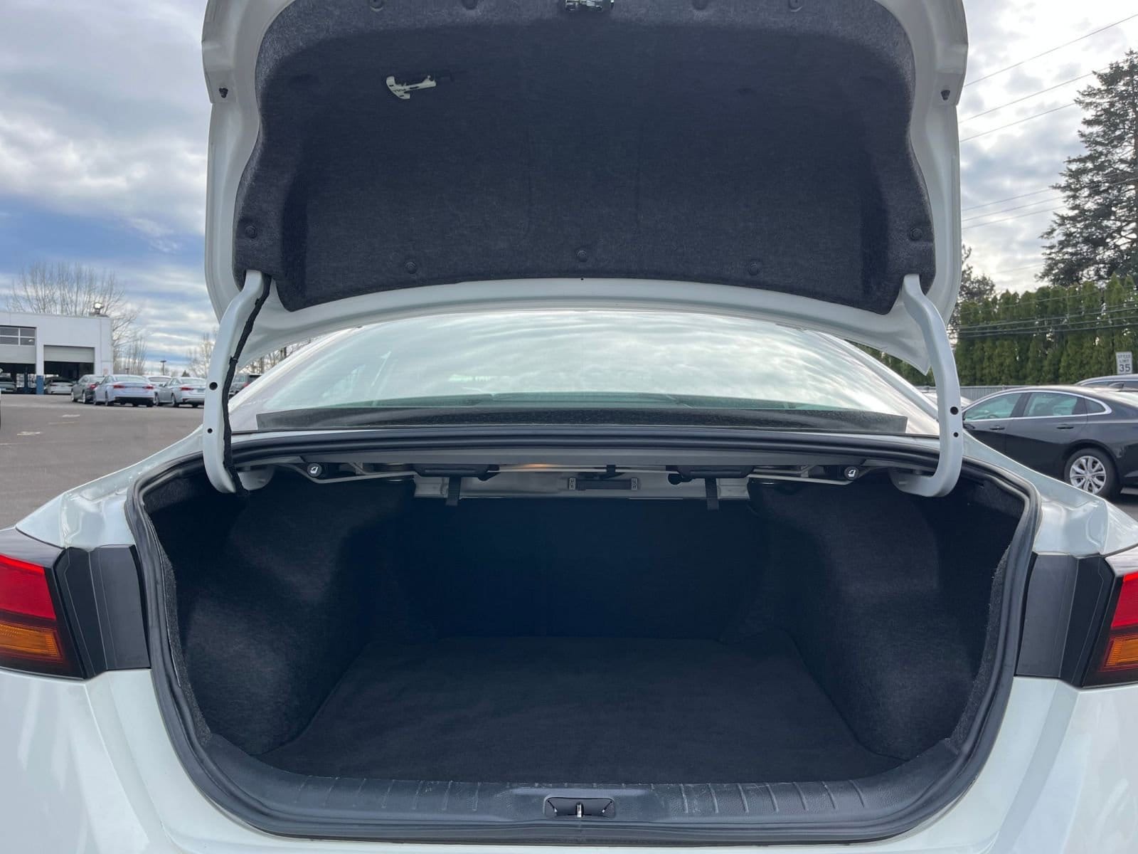 Thumbnail: 2025 Nissan Altima - 31