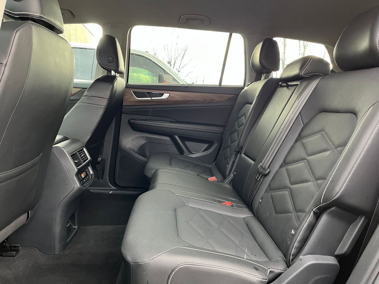 Thumbnail: 2025 Volkswagen Atlas - 27