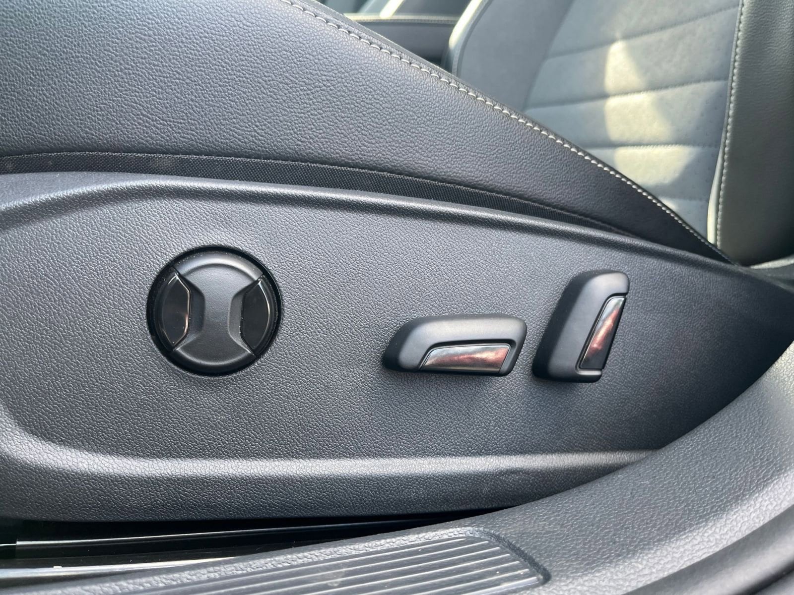 Thumbnail: 2025 Volkswagen Jetta - 23