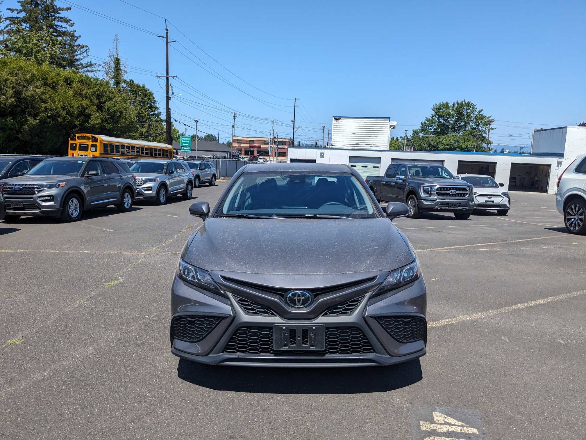 2023 Toyota Camry SE 2