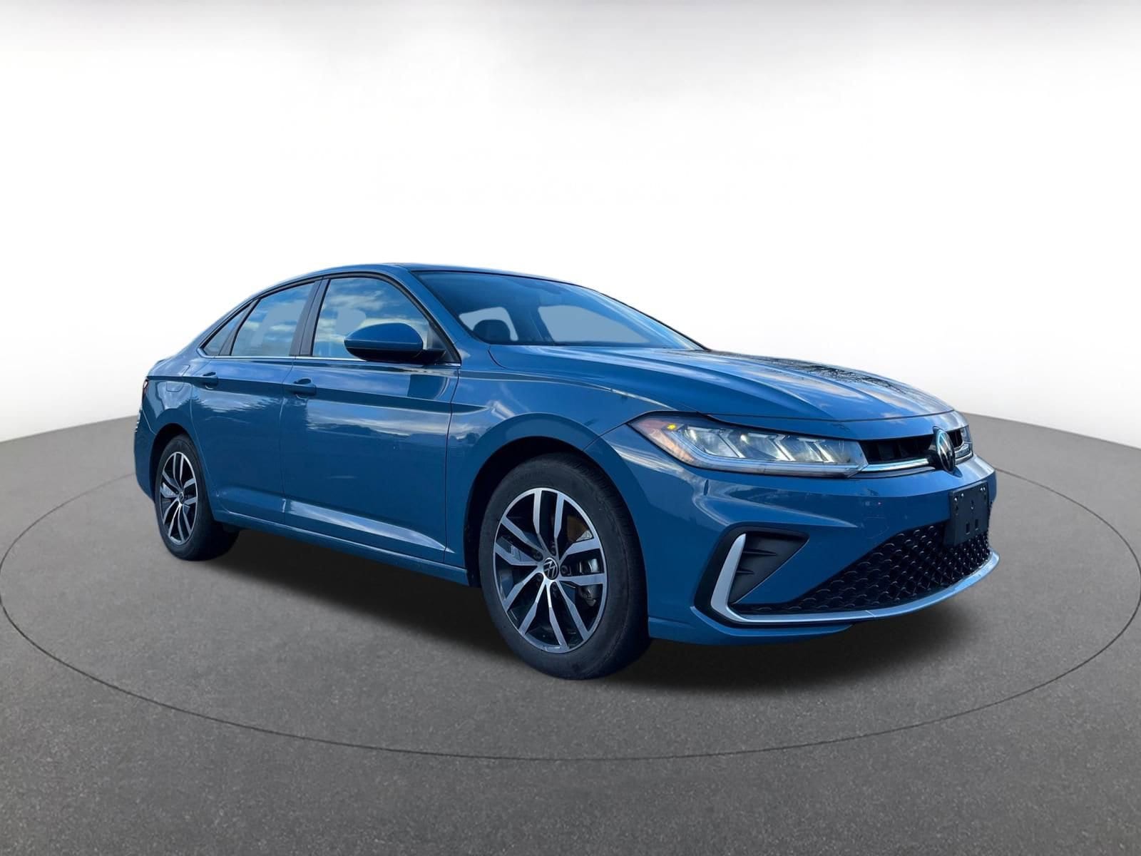 Thumbnail: 2025 Volkswagen Jetta - 1