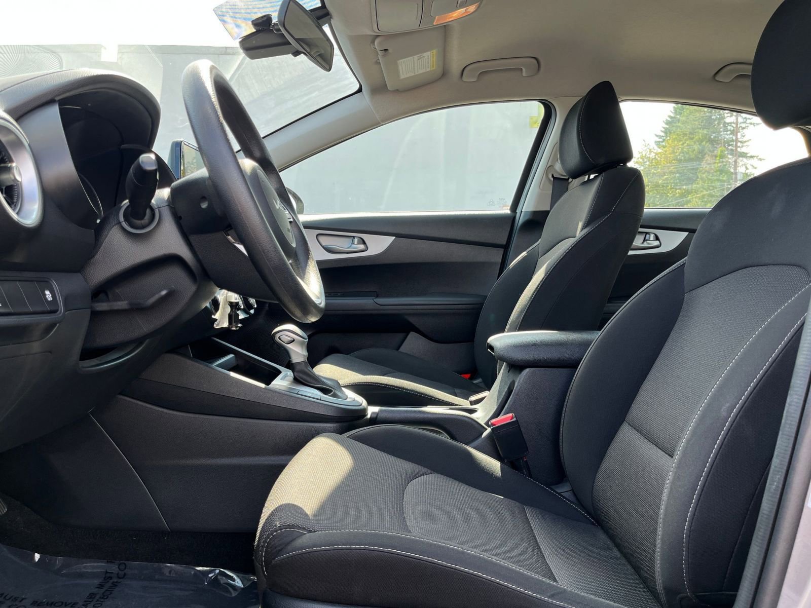 Thumbnail: 2024 Kia Forte - 24