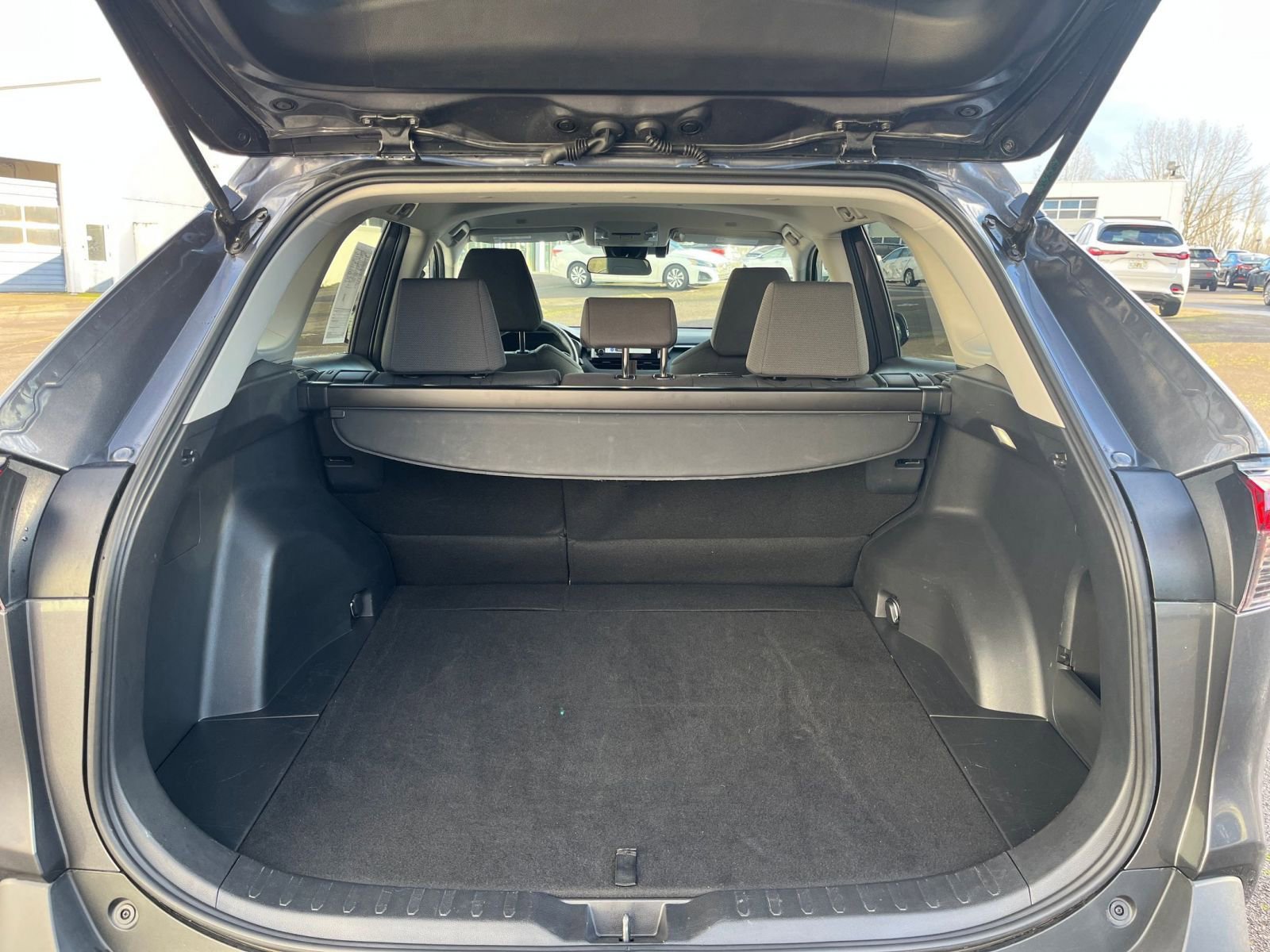 Thumbnail: 2025 Toyota RAV4 - 32