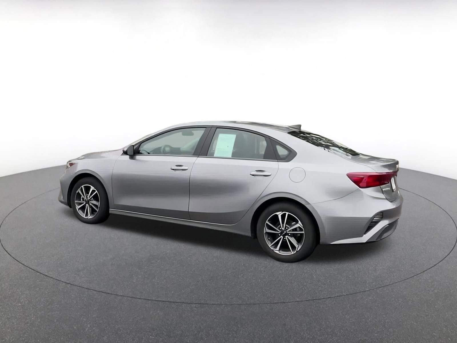Thumbnail: 2024 Kia Forte - 11
