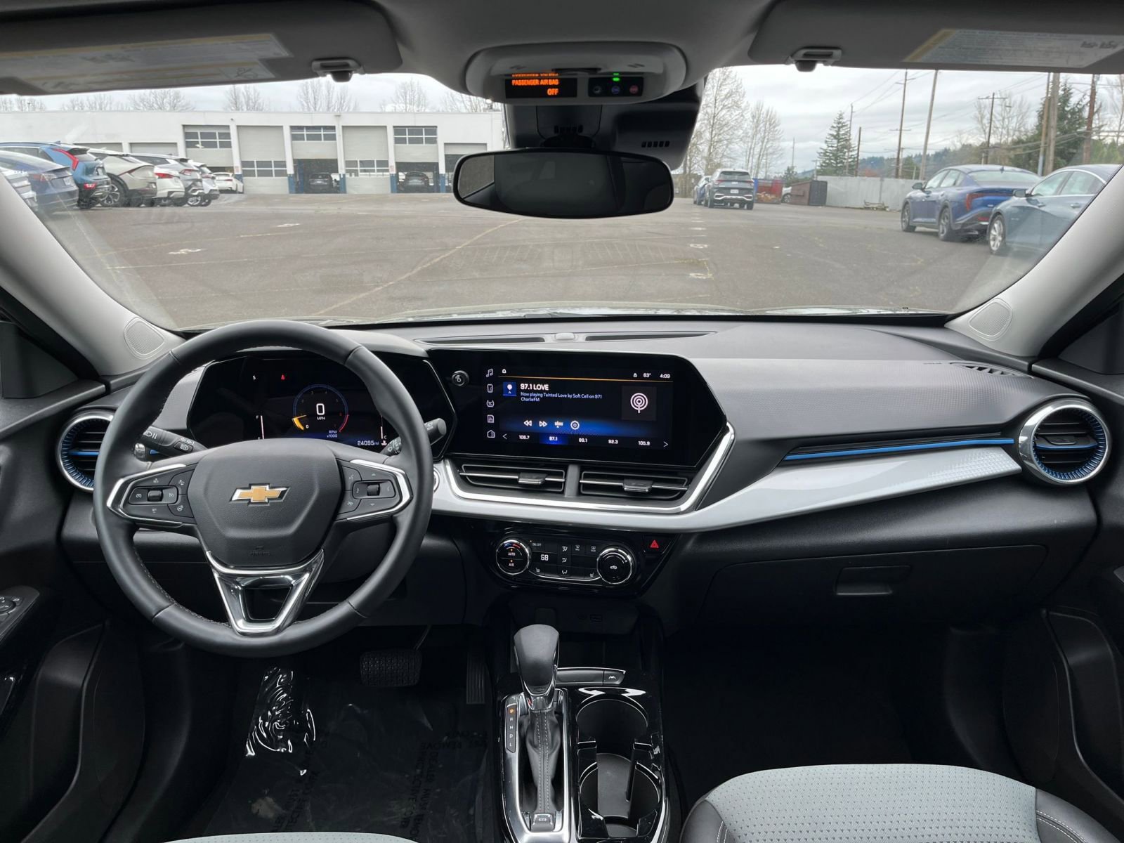 Thumbnail: 2025 Chevrolet Trax - 32