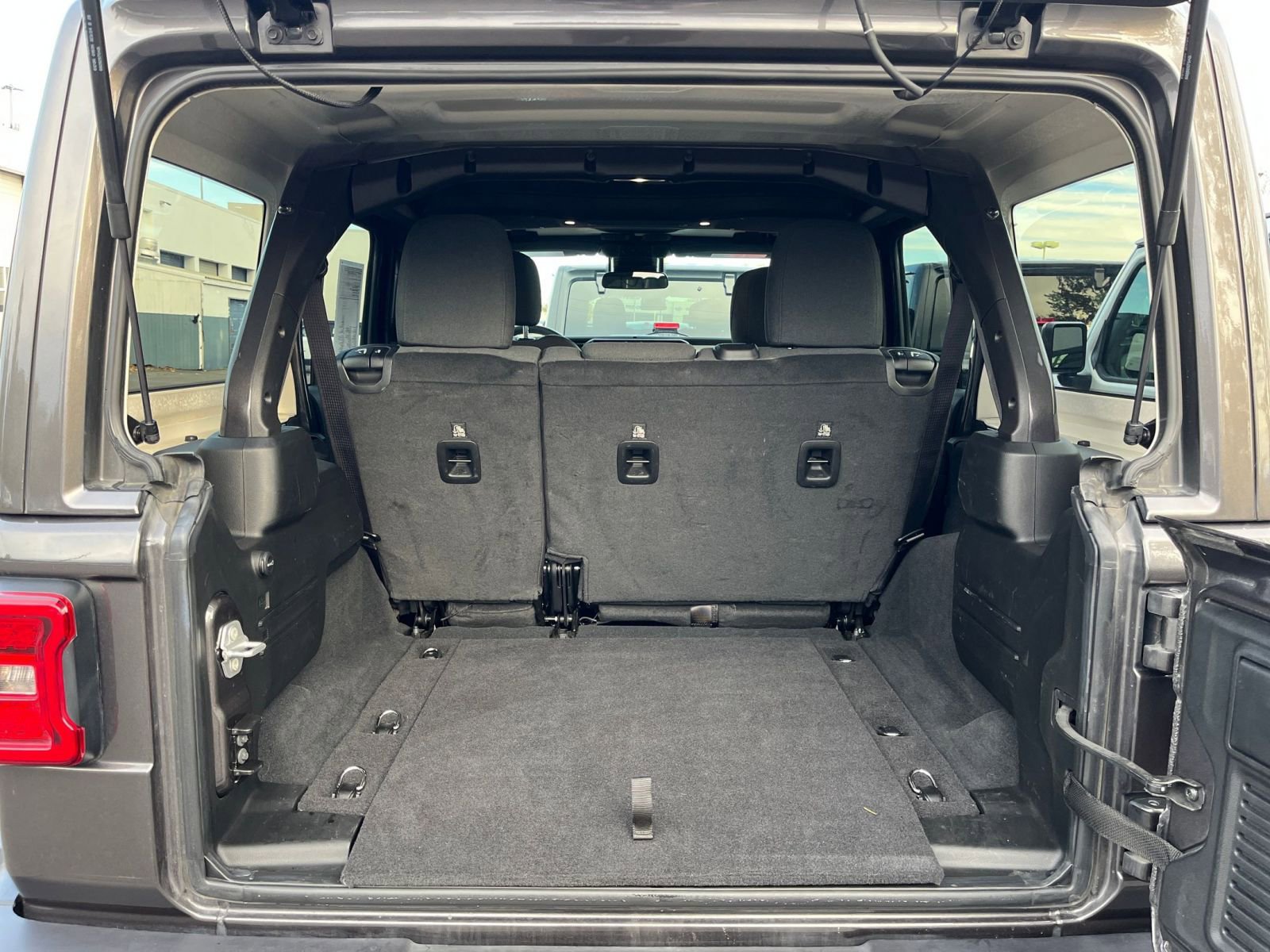 Thumbnail: 2025 Jeep Wrangler - 31