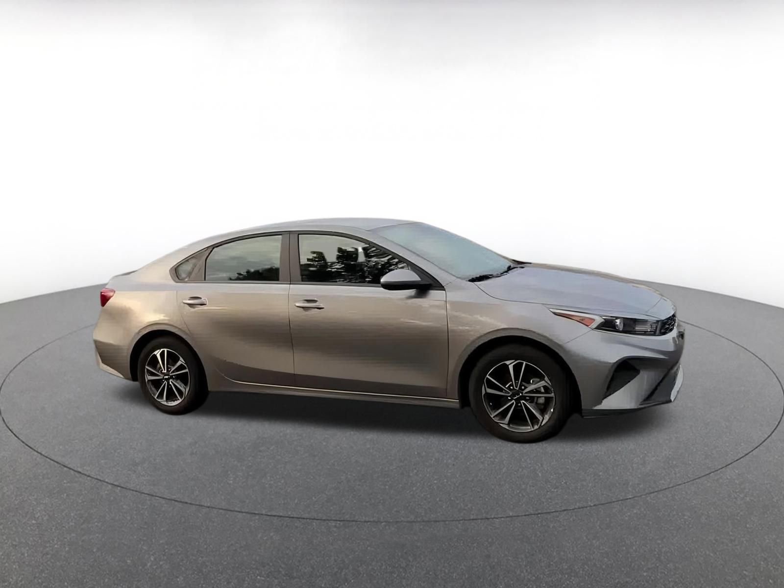 Thumbnail: 2024 Kia Forte - 2