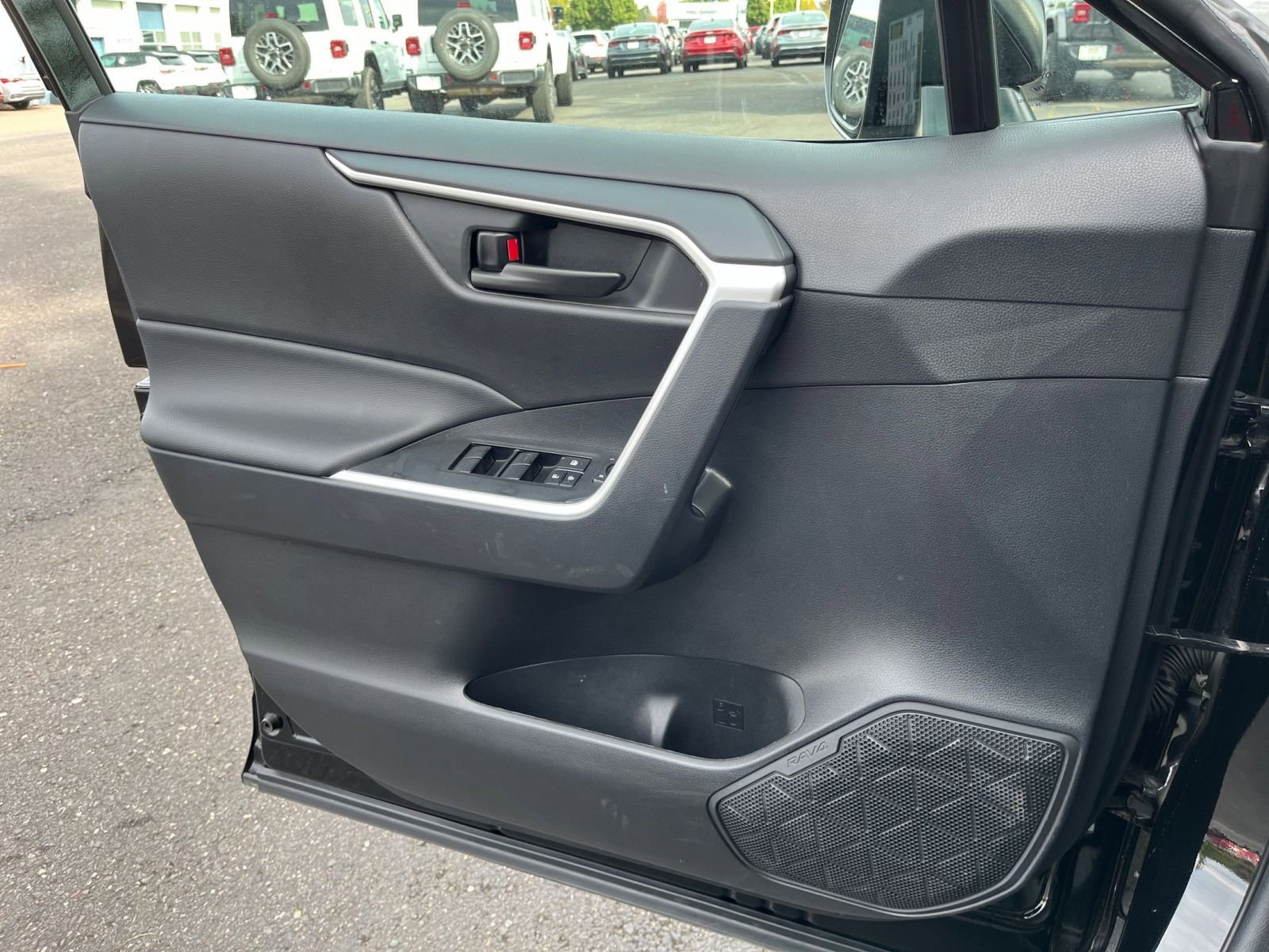 Thumbnail: 2025 Toyota RAV4 - 20