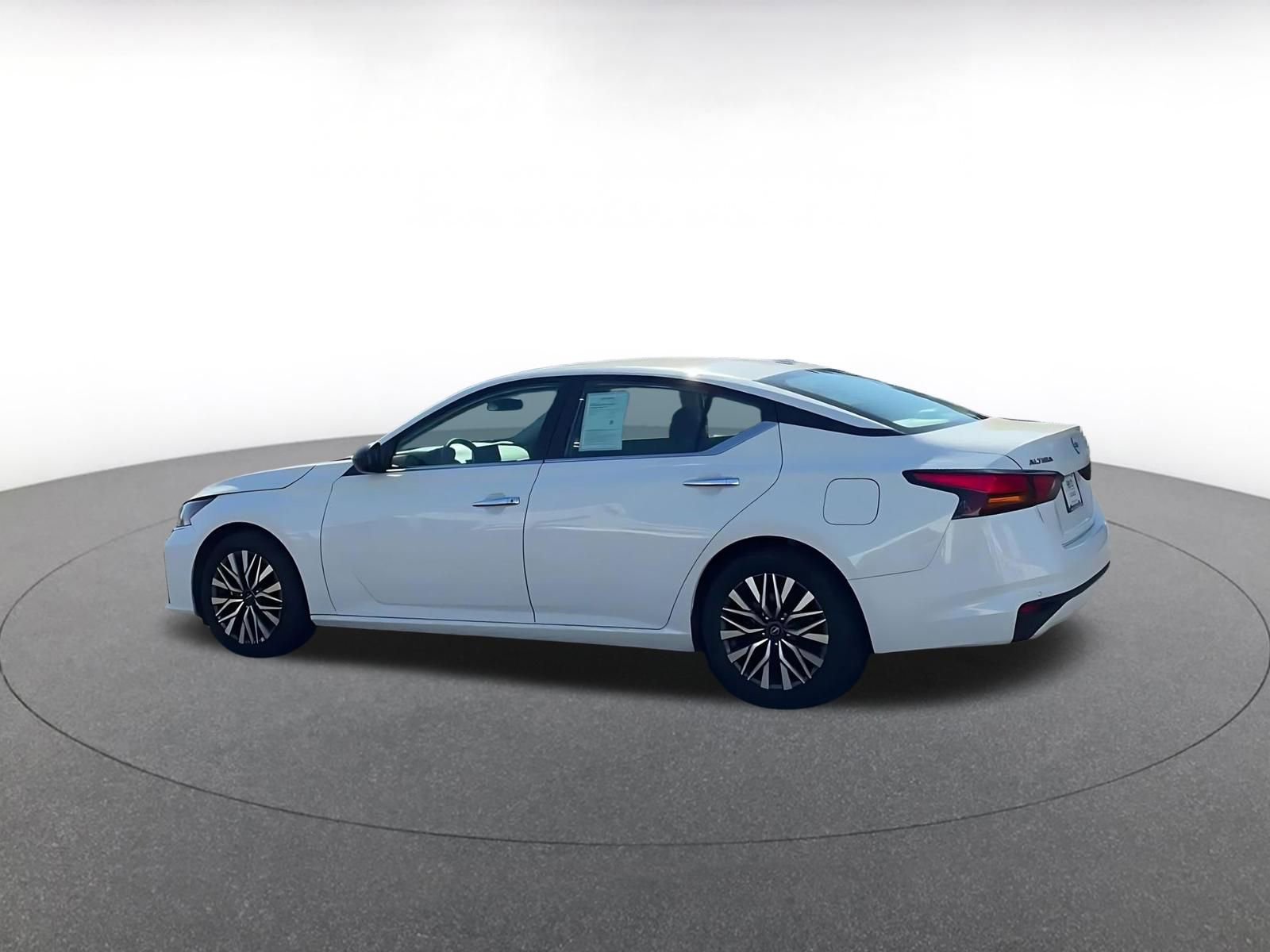 Thumbnail: 2025 Nissan Altima - 10