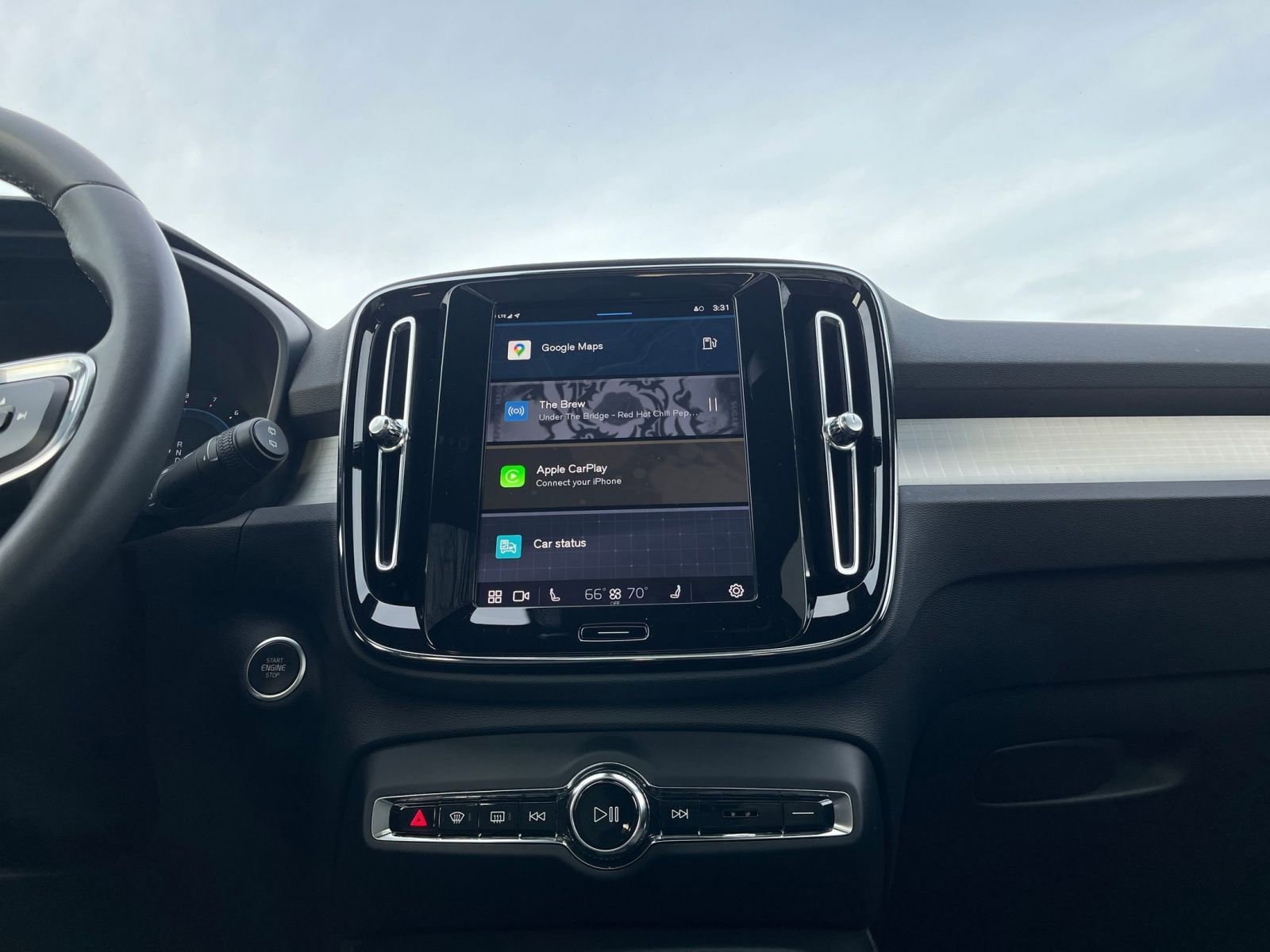 Thumbnail: 2024 Volvo XC40 - 23