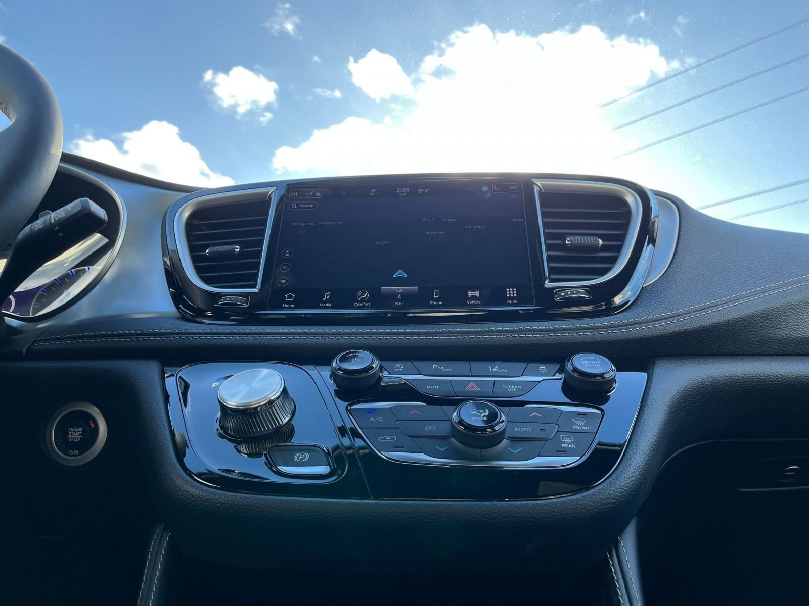 Thumbnail: 2025 Chrysler Pacifica - 21