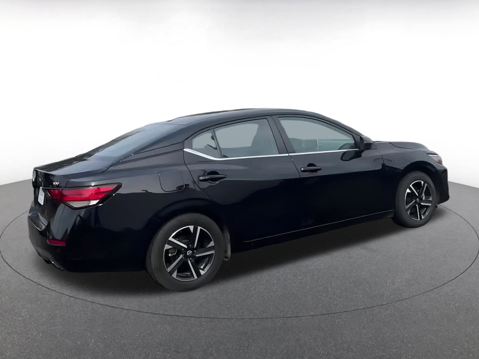 Thumbnail: 2024 Nissan Sentra - 10