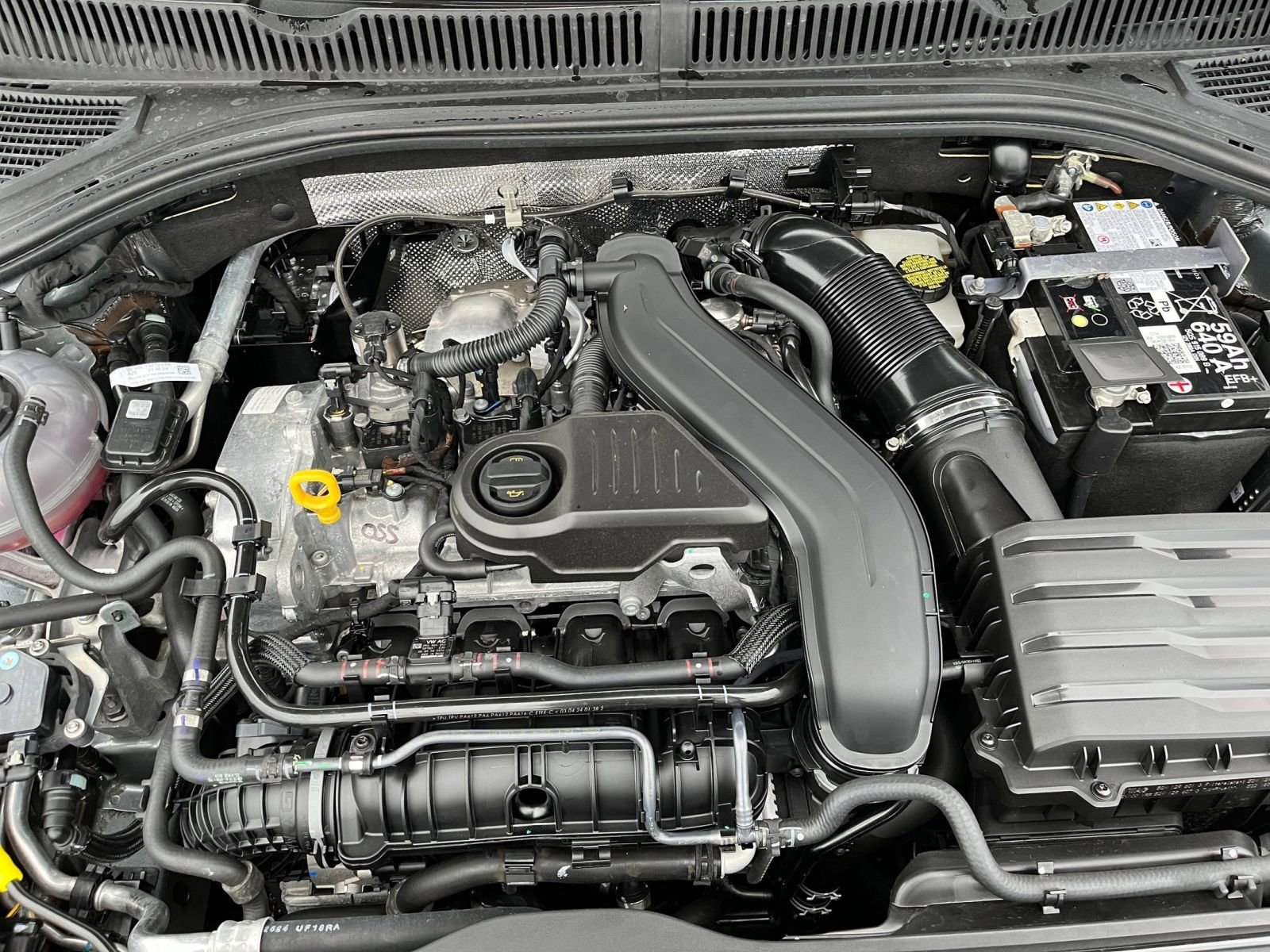 Thumbnail: 2025 Volkswagen Jetta - 32