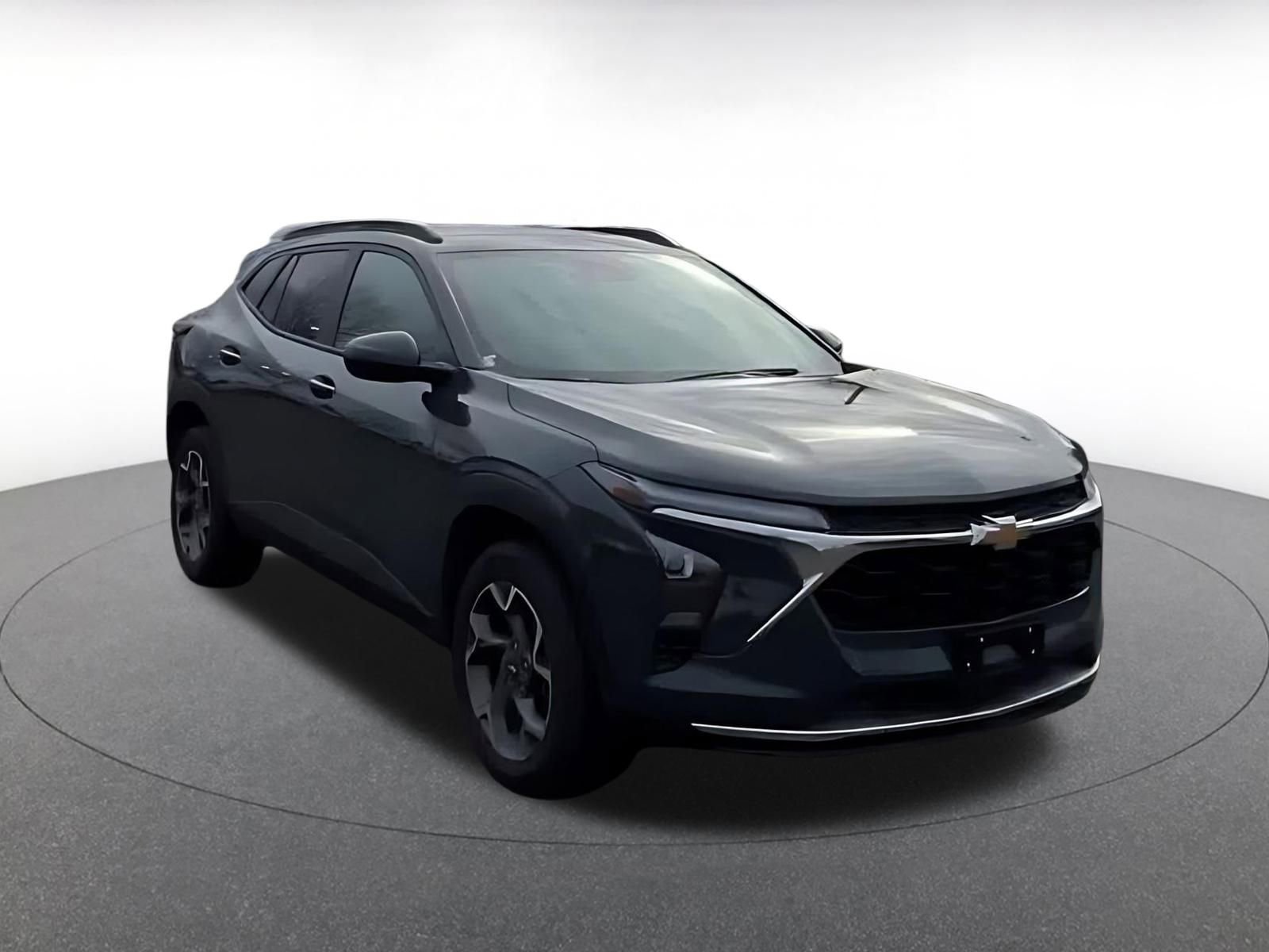 Thumbnail: 2025 Chevrolet Trax - 3