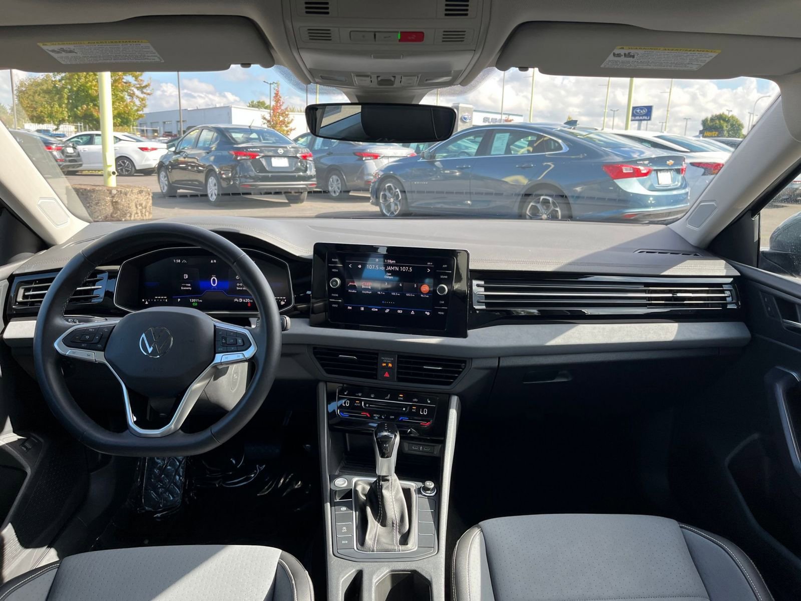 Thumbnail: 2025 Volkswagen Jetta - 32