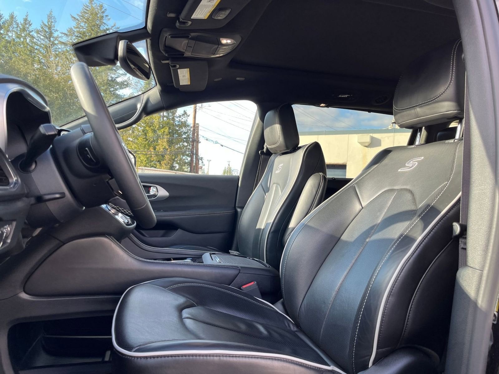 Thumbnail: 2025 Chrysler Pacifica - 30