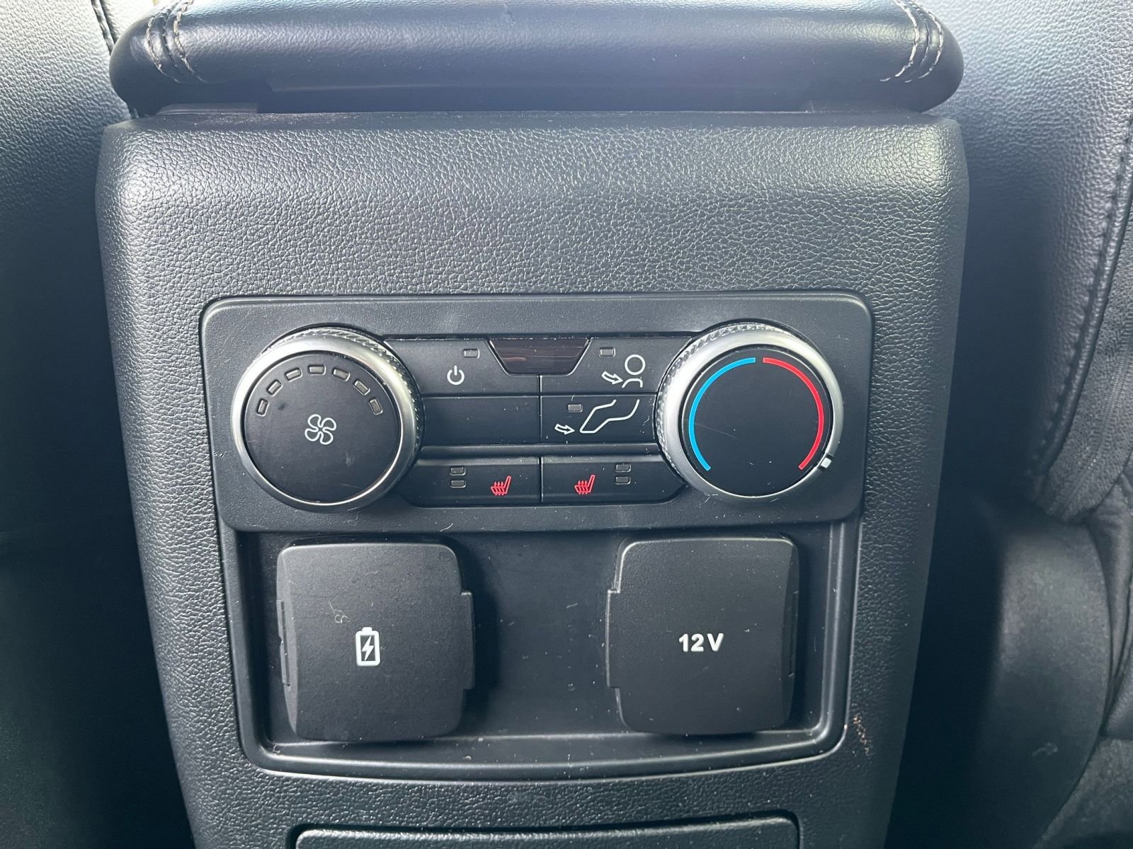 Thumbnail: 2023 Ford Explorer - 28