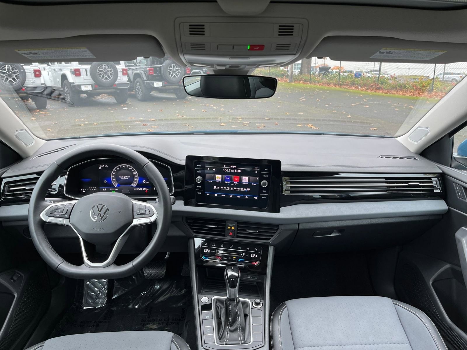 Thumbnail: 2025 Volkswagen Jetta - 32