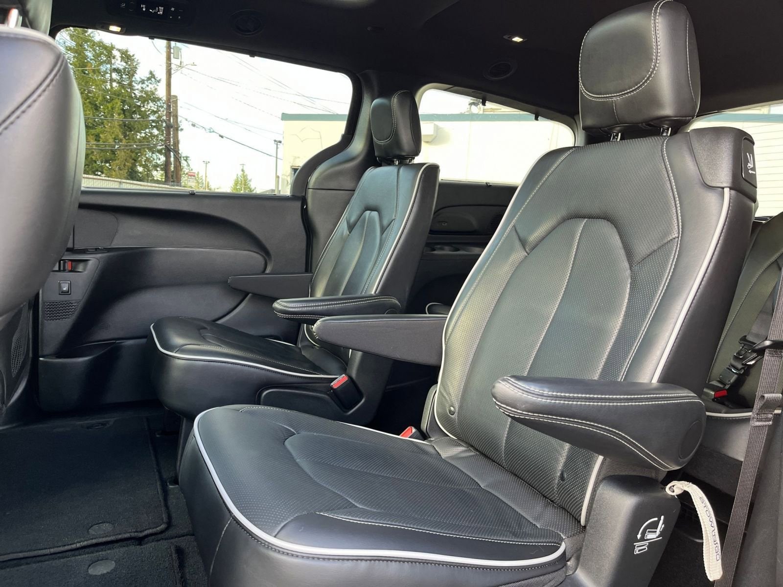 Thumbnail: 2025 Chrysler Pacifica - 29