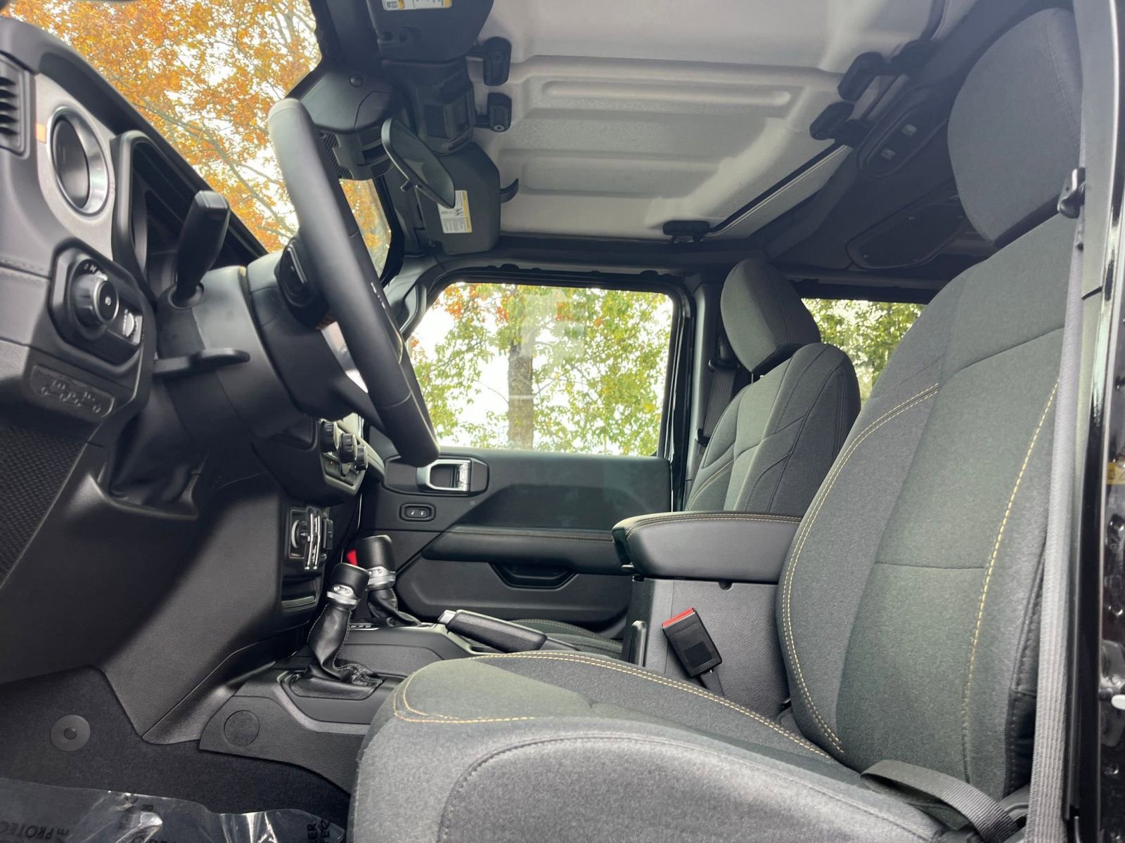 Thumbnail: 2025 Jeep Wrangler - 25