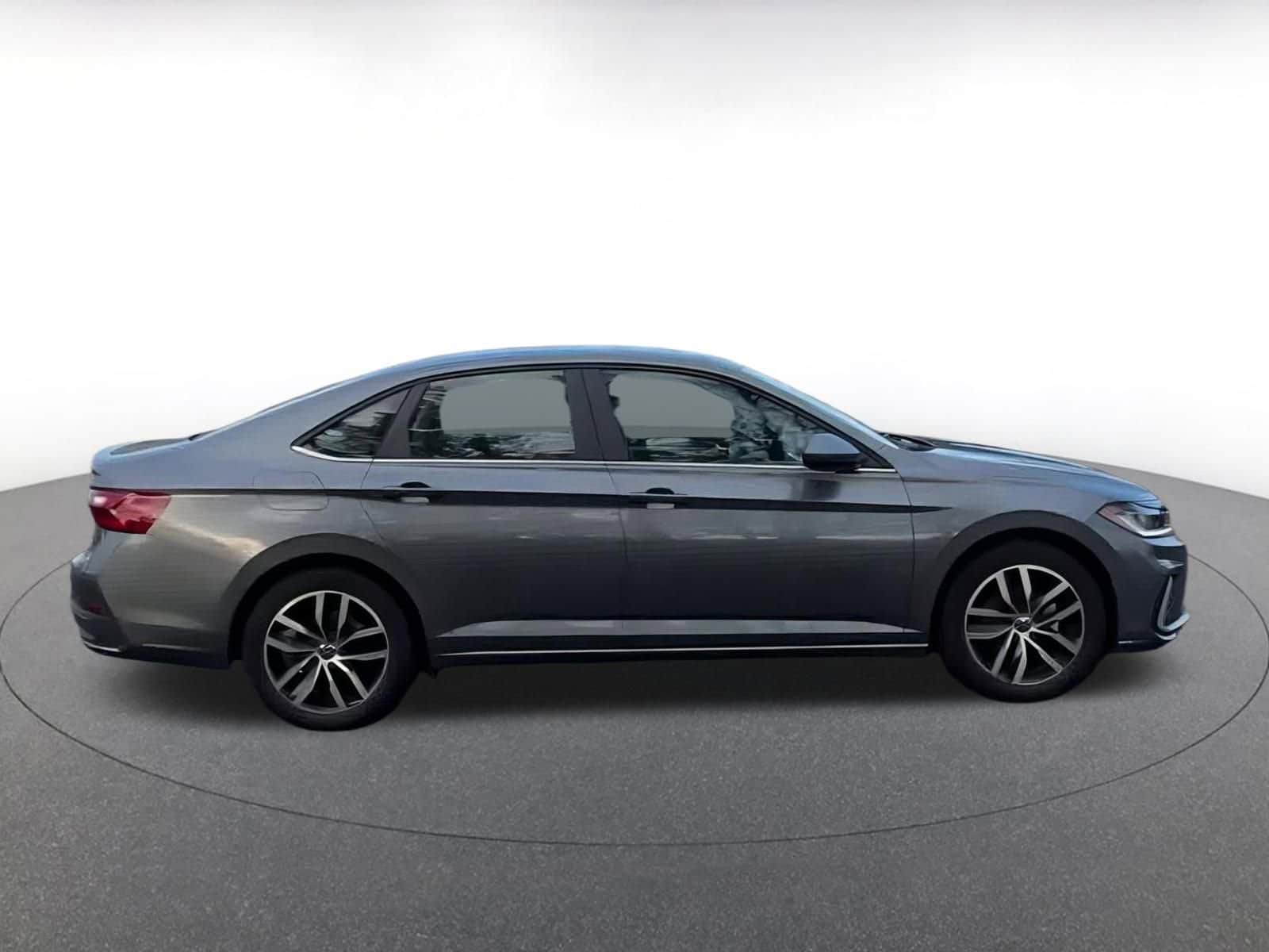 Thumbnail: 2025 Volkswagen Jetta - 15