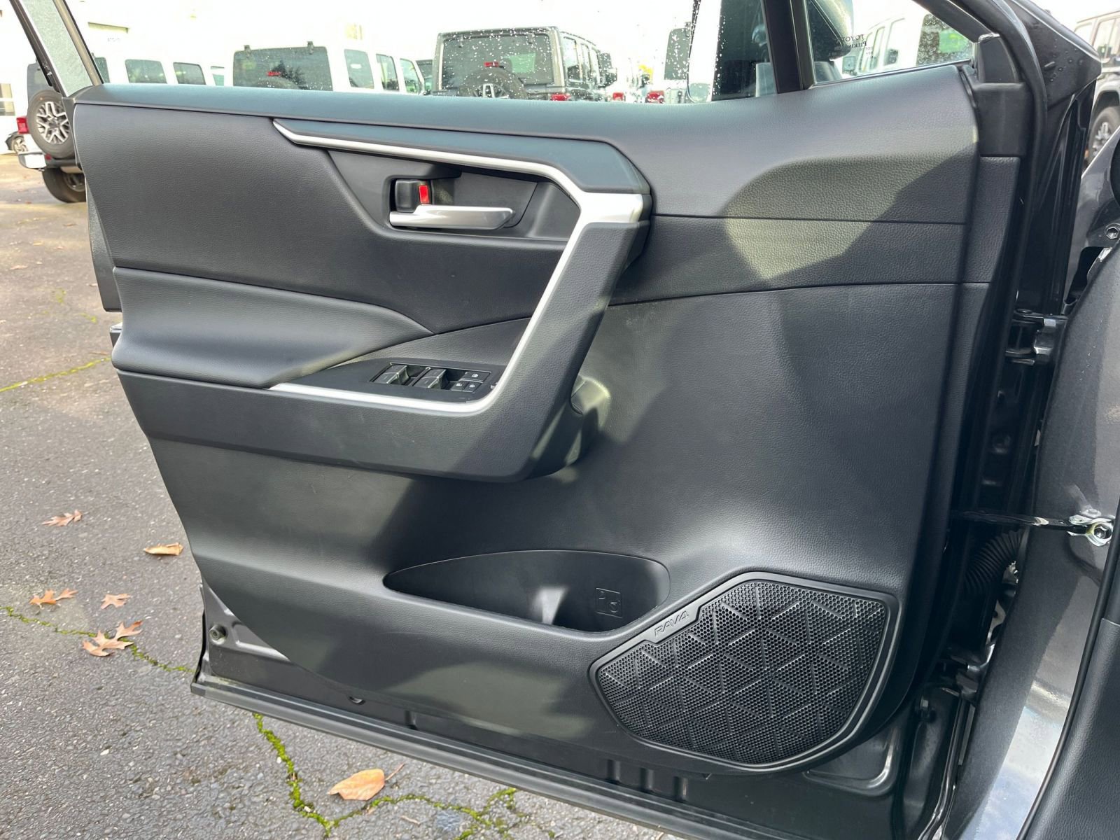 Thumbnail: 2025 Toyota RAV4 - 20