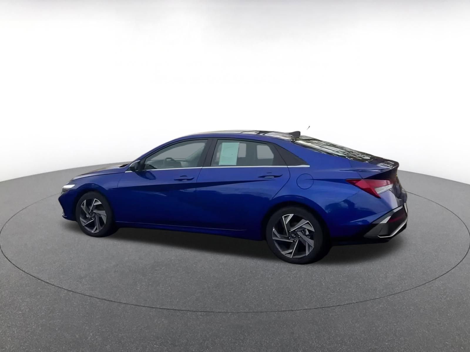 Thumbnail: 2025 Hyundai Elantra - 4