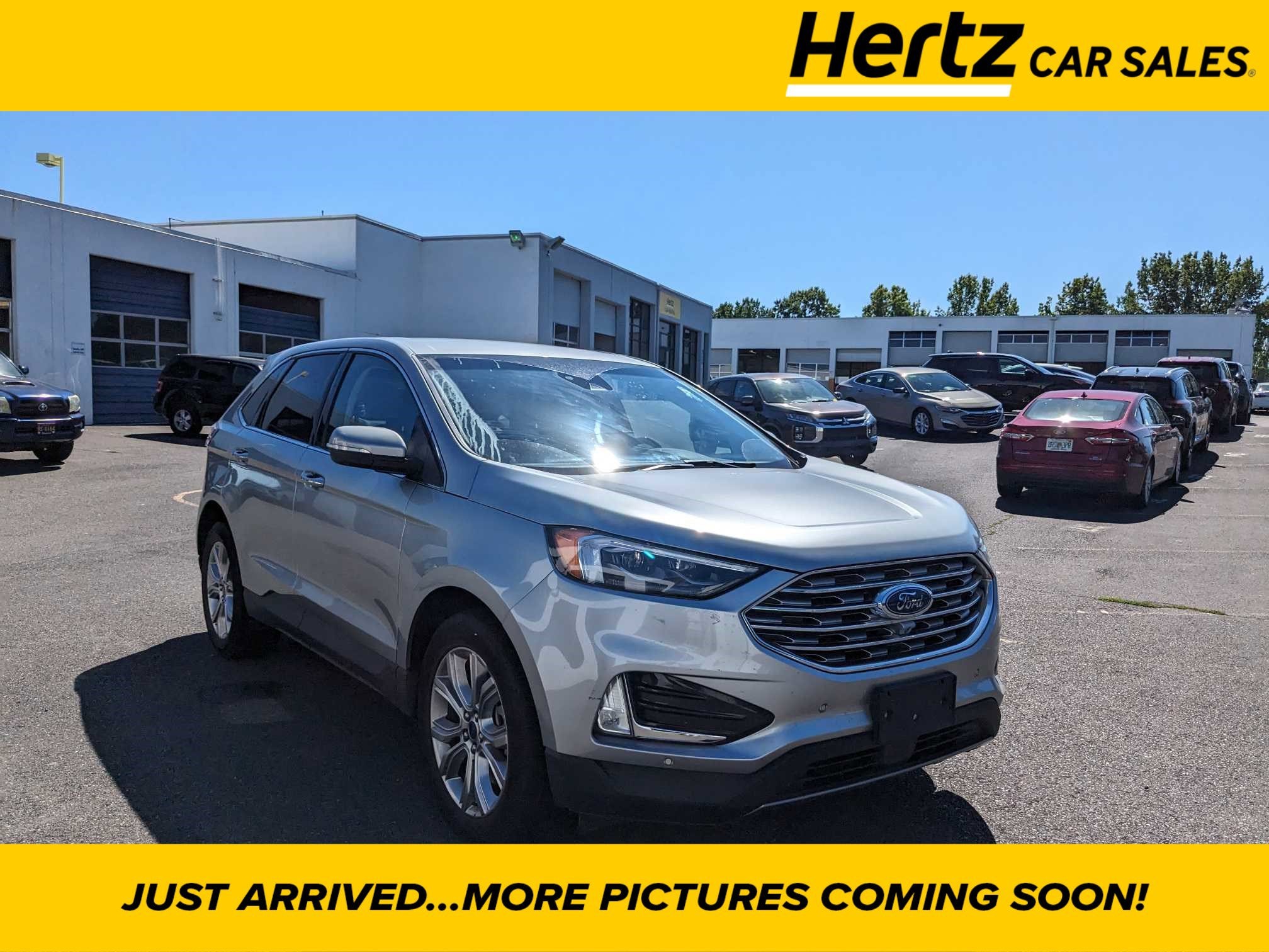 2022 Ford Edge Titanium Hero Image