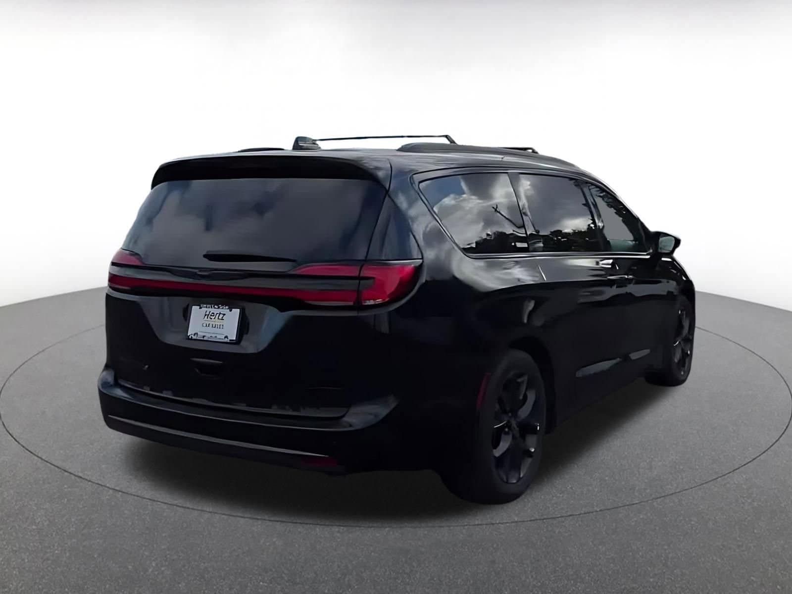 Thumbnail: 2025 Chrysler Pacifica - 12