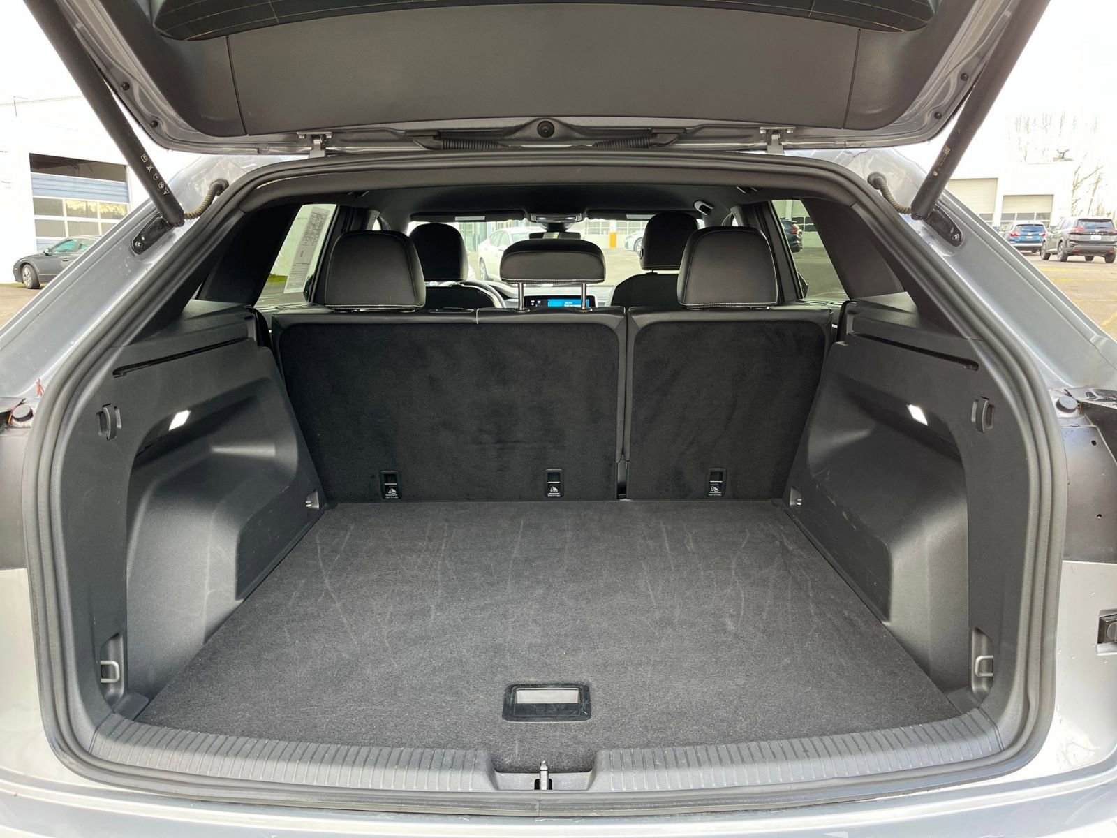 Thumbnail: 2025 Volkswagen Atlas - 32