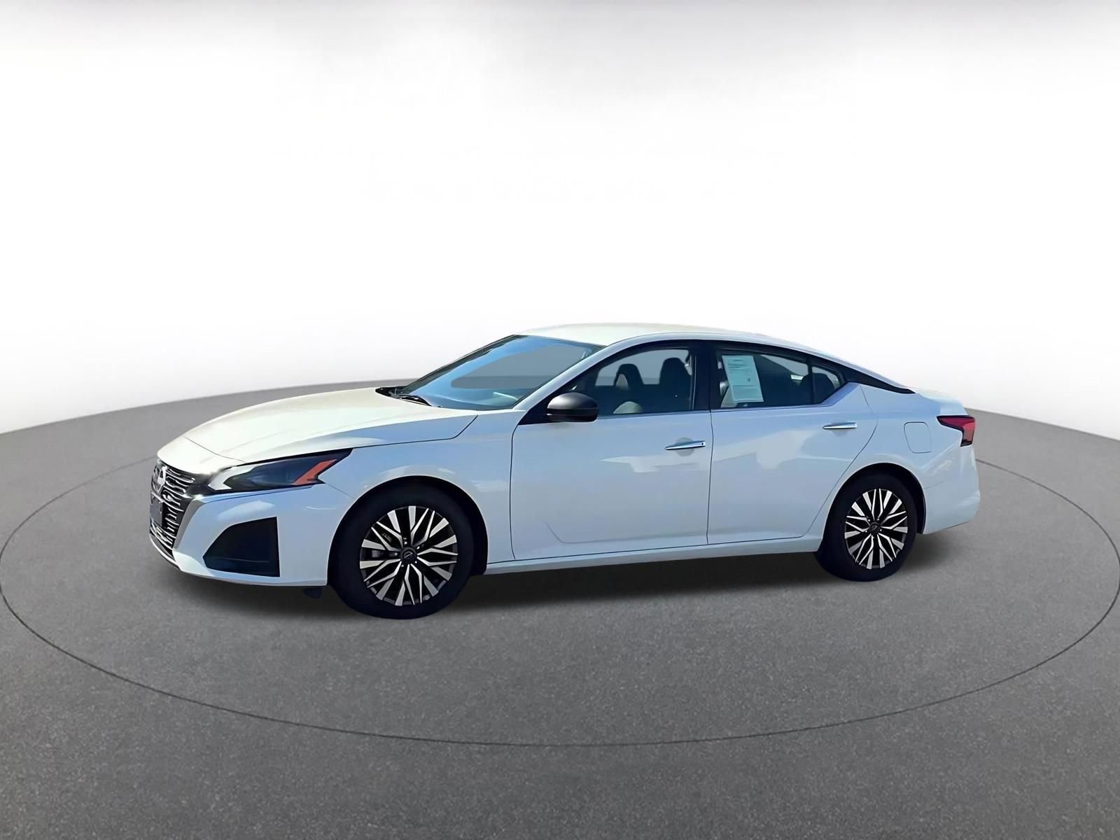 Thumbnail: 2025 Nissan Altima - 8