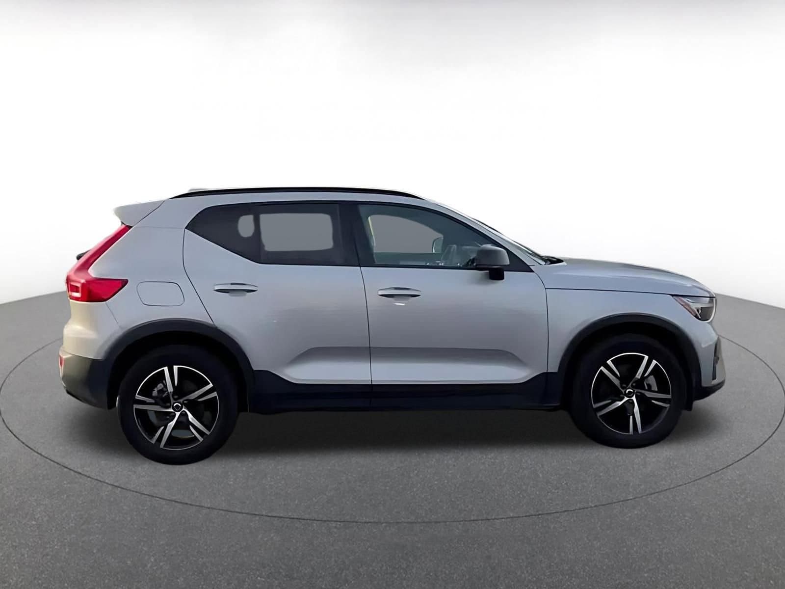 Thumbnail: 2024 Volvo XC40 - 14