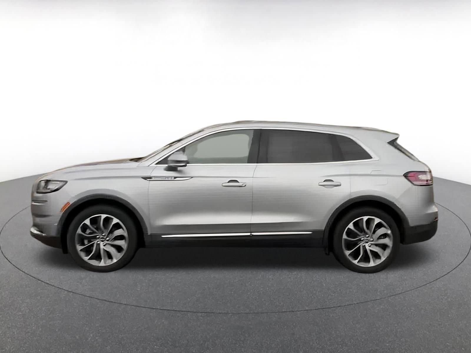 Thumbnail: 2023 Lincoln Nautilus - 11