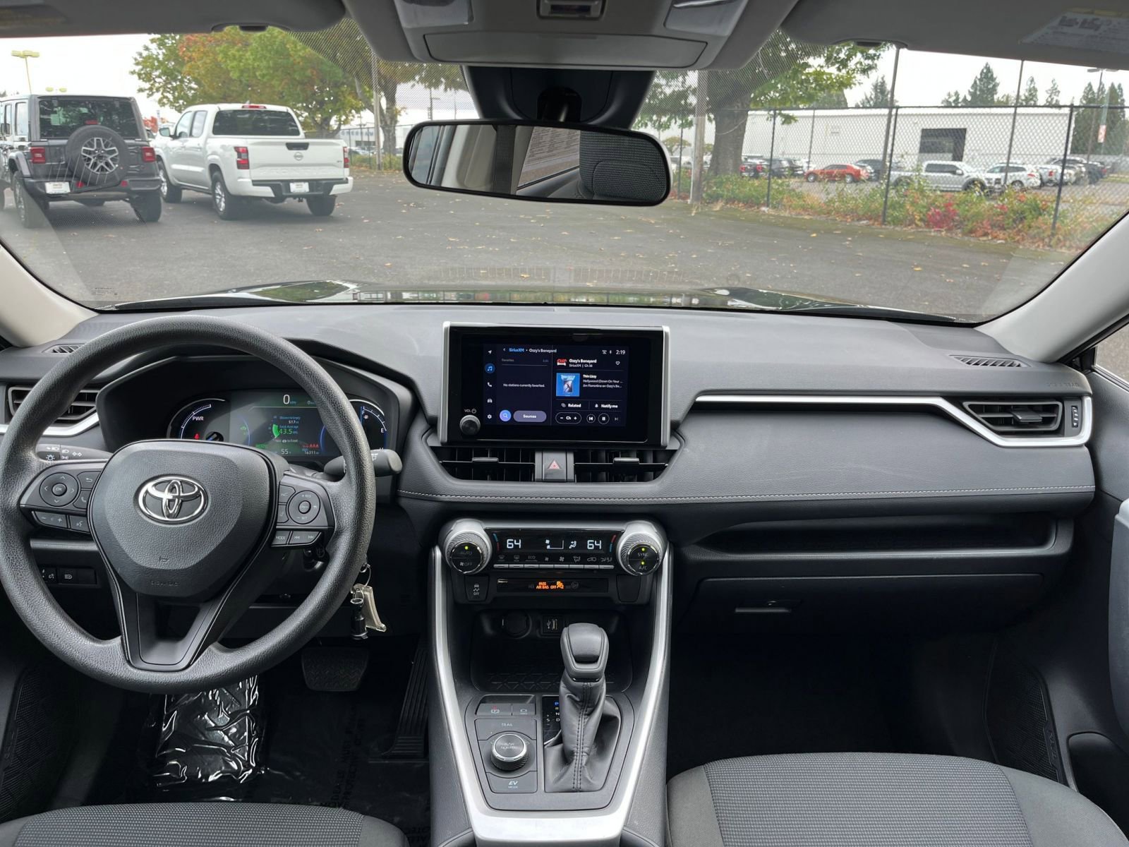 Thumbnail: 2025 Toyota RAV4 - 32