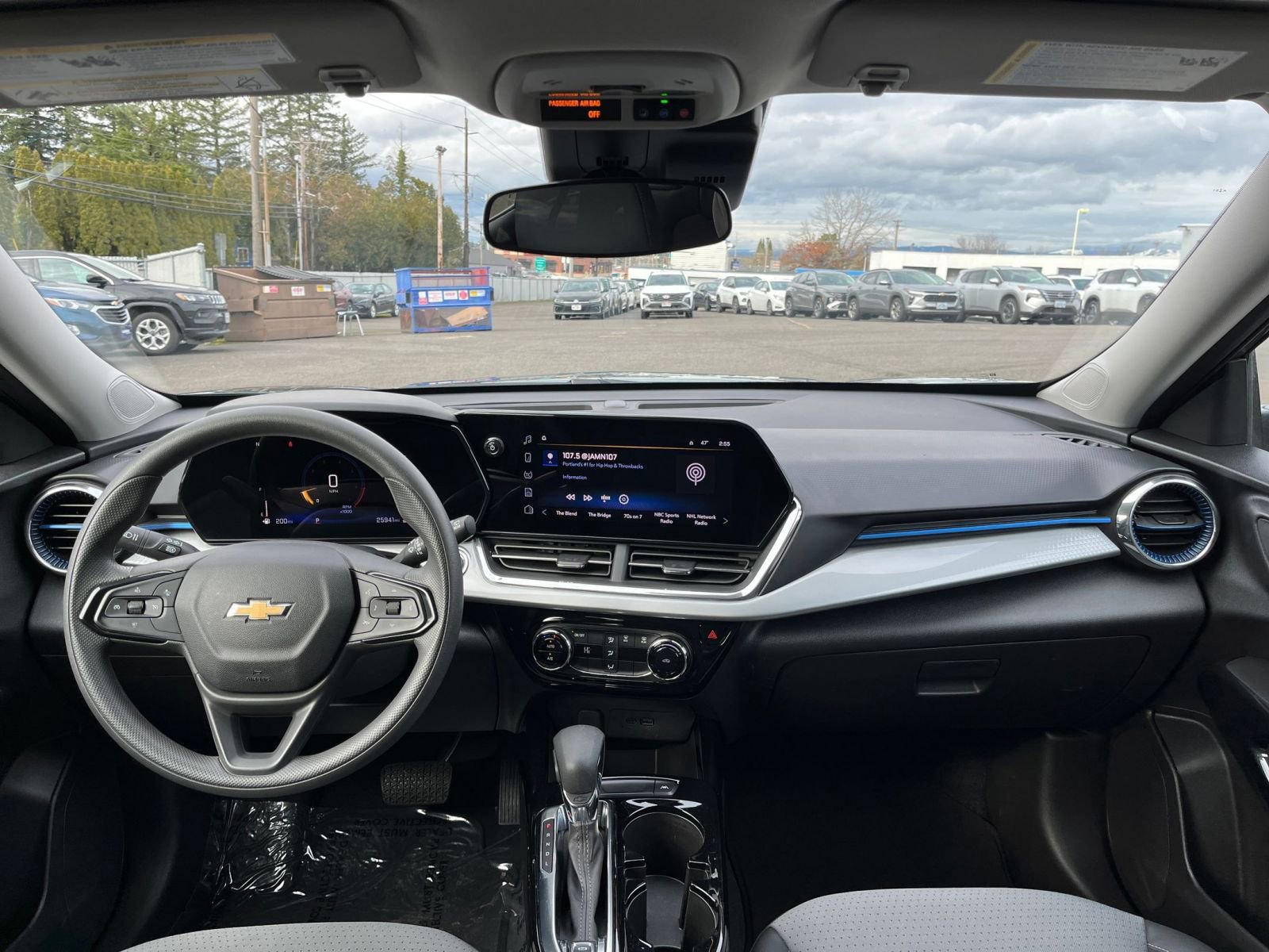 Thumbnail: 2025 Chevrolet Trax - 32