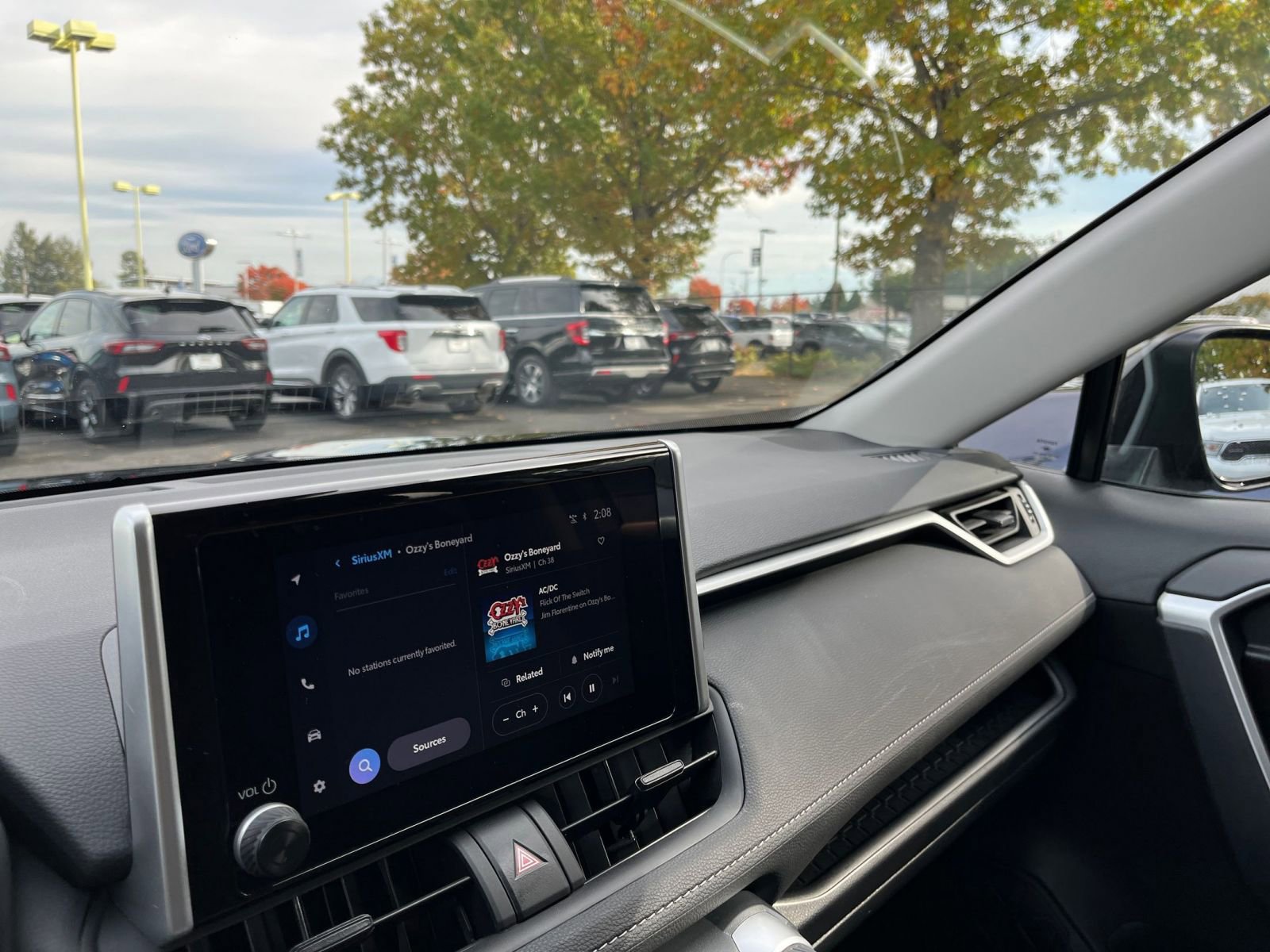 Thumbnail: 2025 Toyota RAV4 - 34