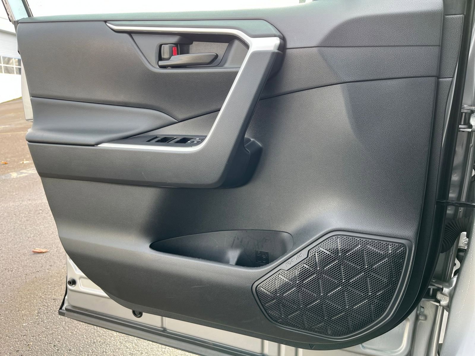 Thumbnail: 2025 Toyota RAV4 - 20