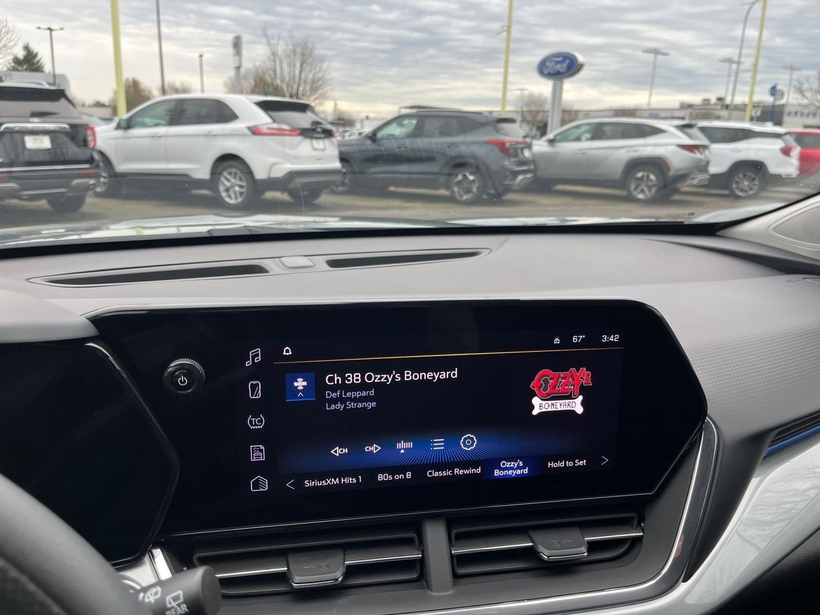 Thumbnail: 2025 Chevrolet Trax - 17