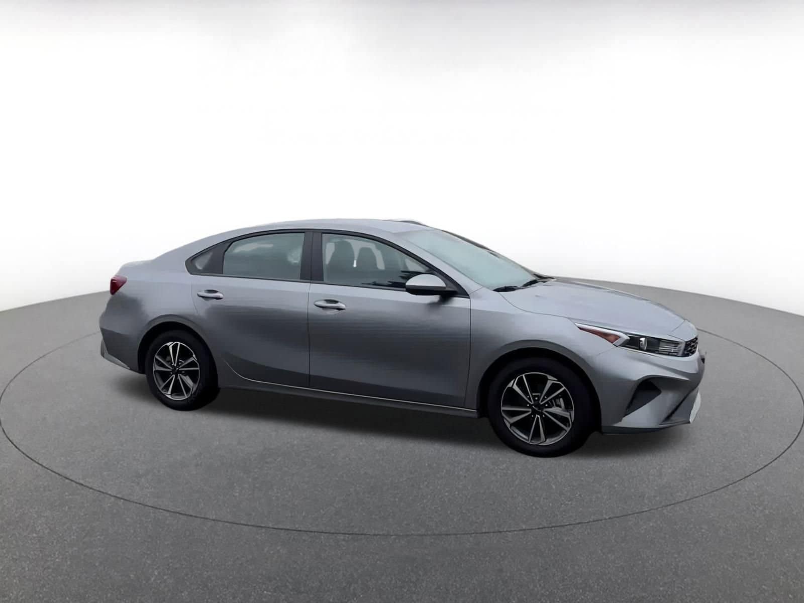 Thumbnail: 2024 Kia Forte - 2