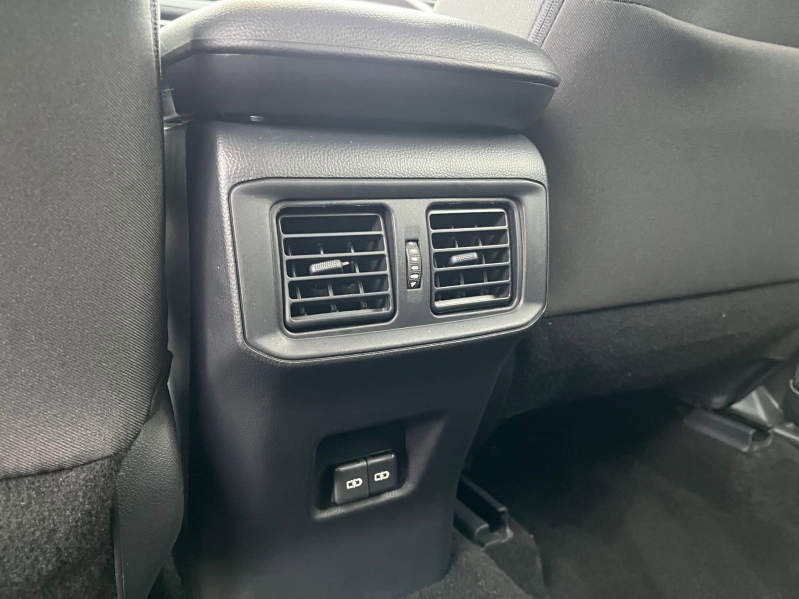 Thumbnail: 2025 Toyota RAV4 - 28