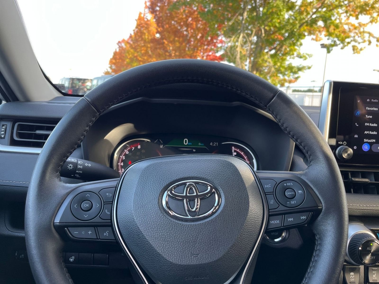 Thumbnail: 2025 Toyota RAV4 - 28