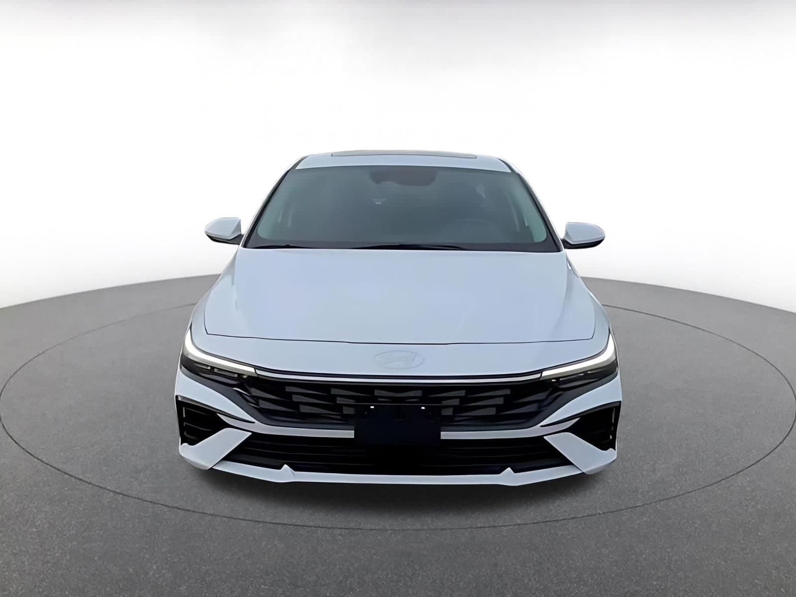 Thumbnail: 2025 Hyundai Elantra - 4