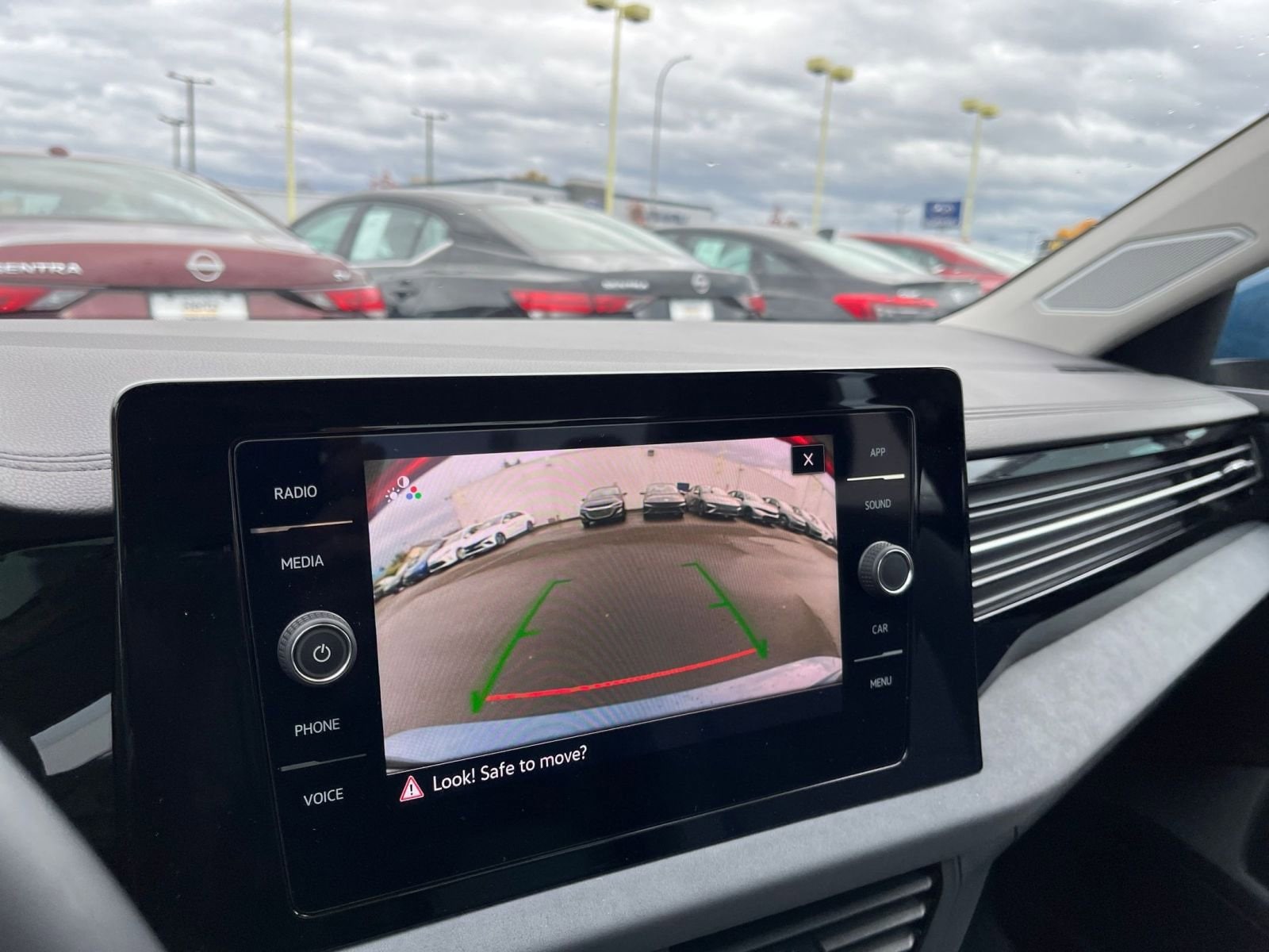 Thumbnail: 2025 Volkswagen Jetta - 17